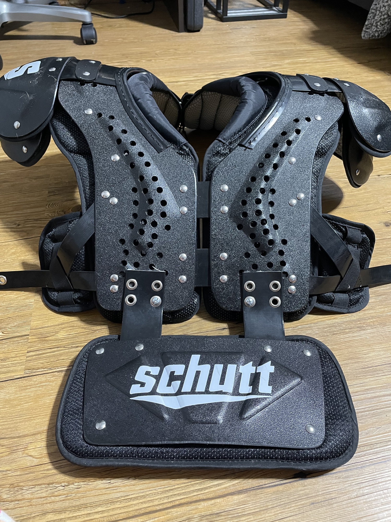 Schutt Varsity Flex 4.0 ショルダーパッド 小サイズ Schutt Varsity
