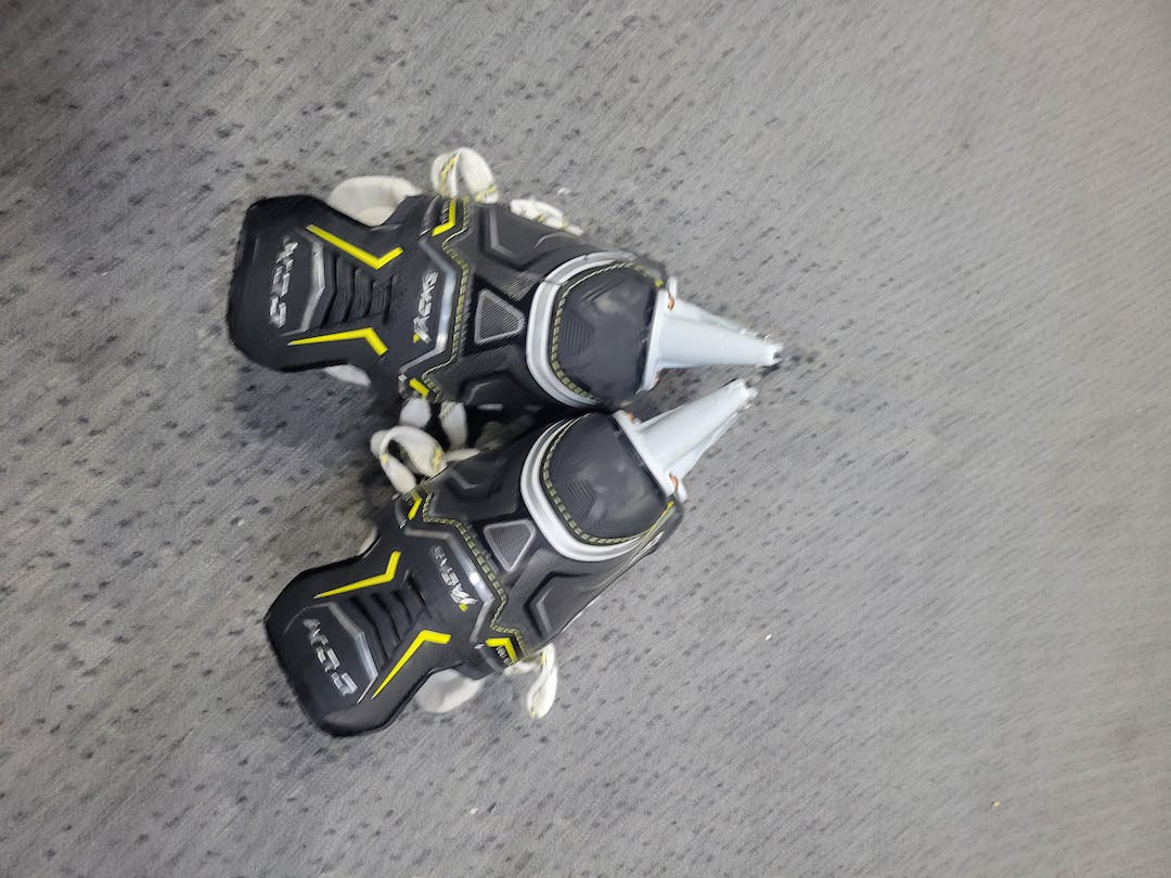 Used Ccm Tacks Classic Pro Junior 01 Ice Hockey Skates SidelineSwap