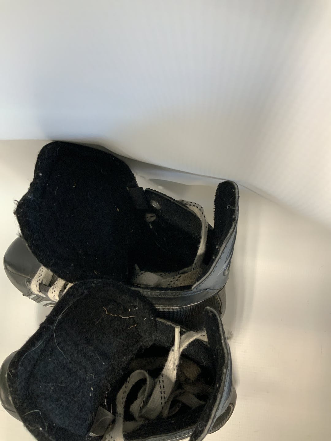 Used Bauer Supreme One05 Junior 03 Ice Hockey Skates SidelineSwap