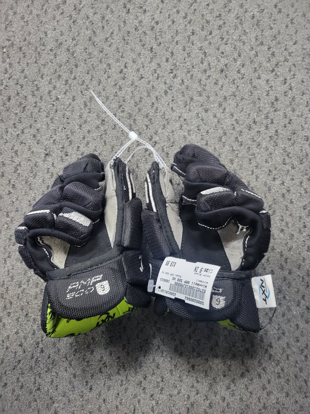 Used Winnwell Amp 500 Hg 9" Hockey Gloves SidelineSwap