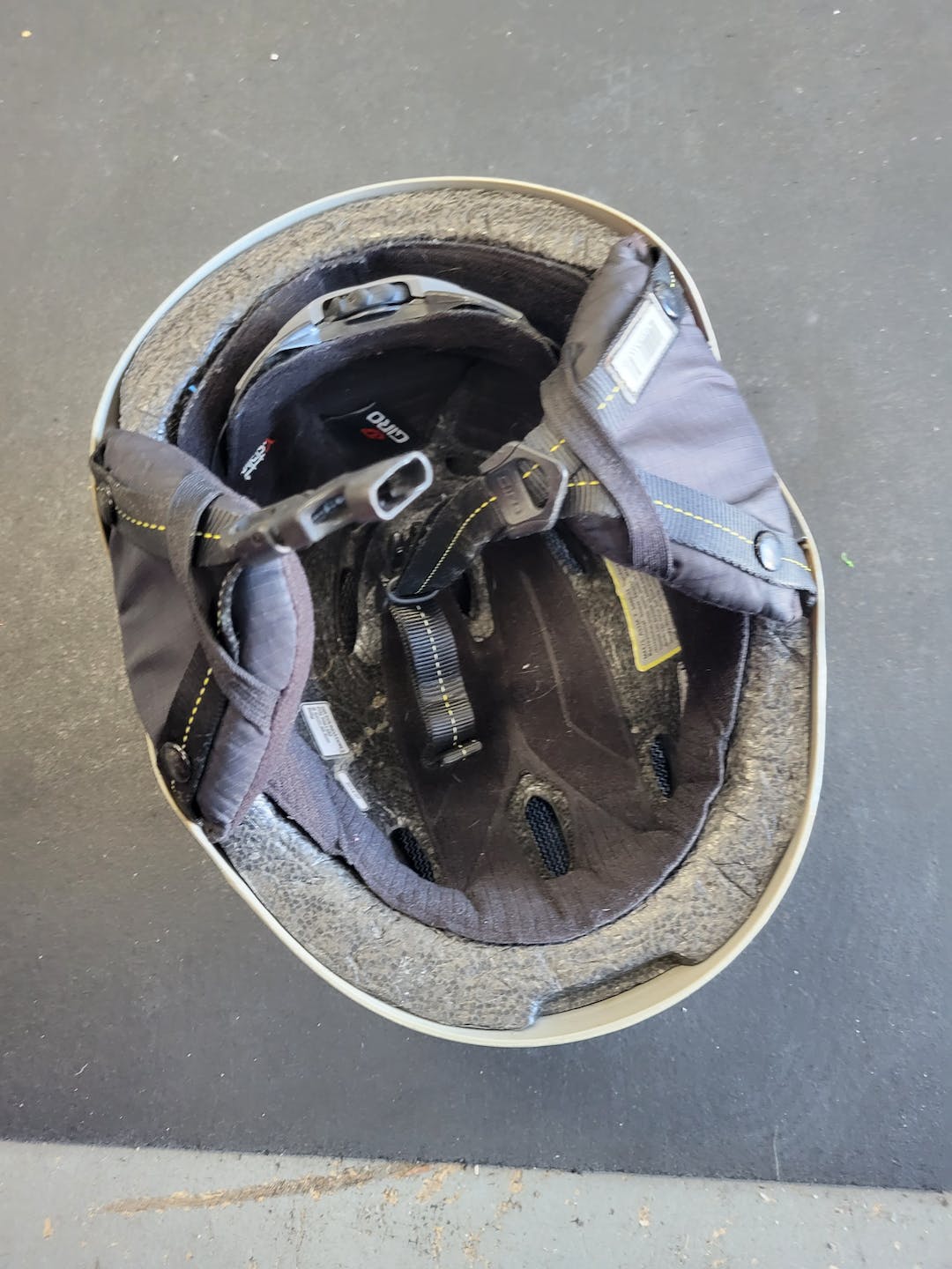 Used Giro Foundation Sm Ski Helmets SidelineSwap