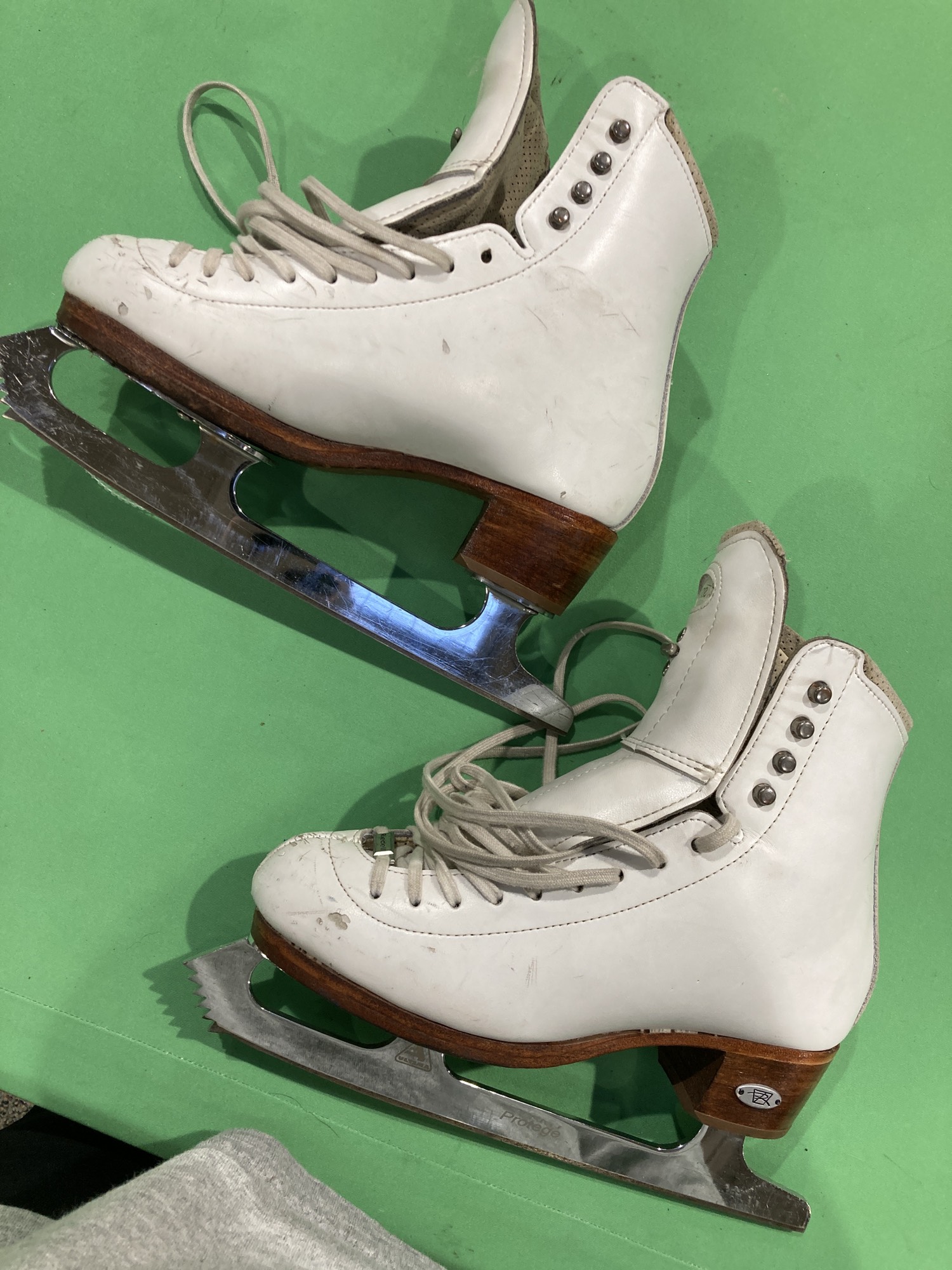 Used Riedell Figure Skates 4.0 SidelineSwap