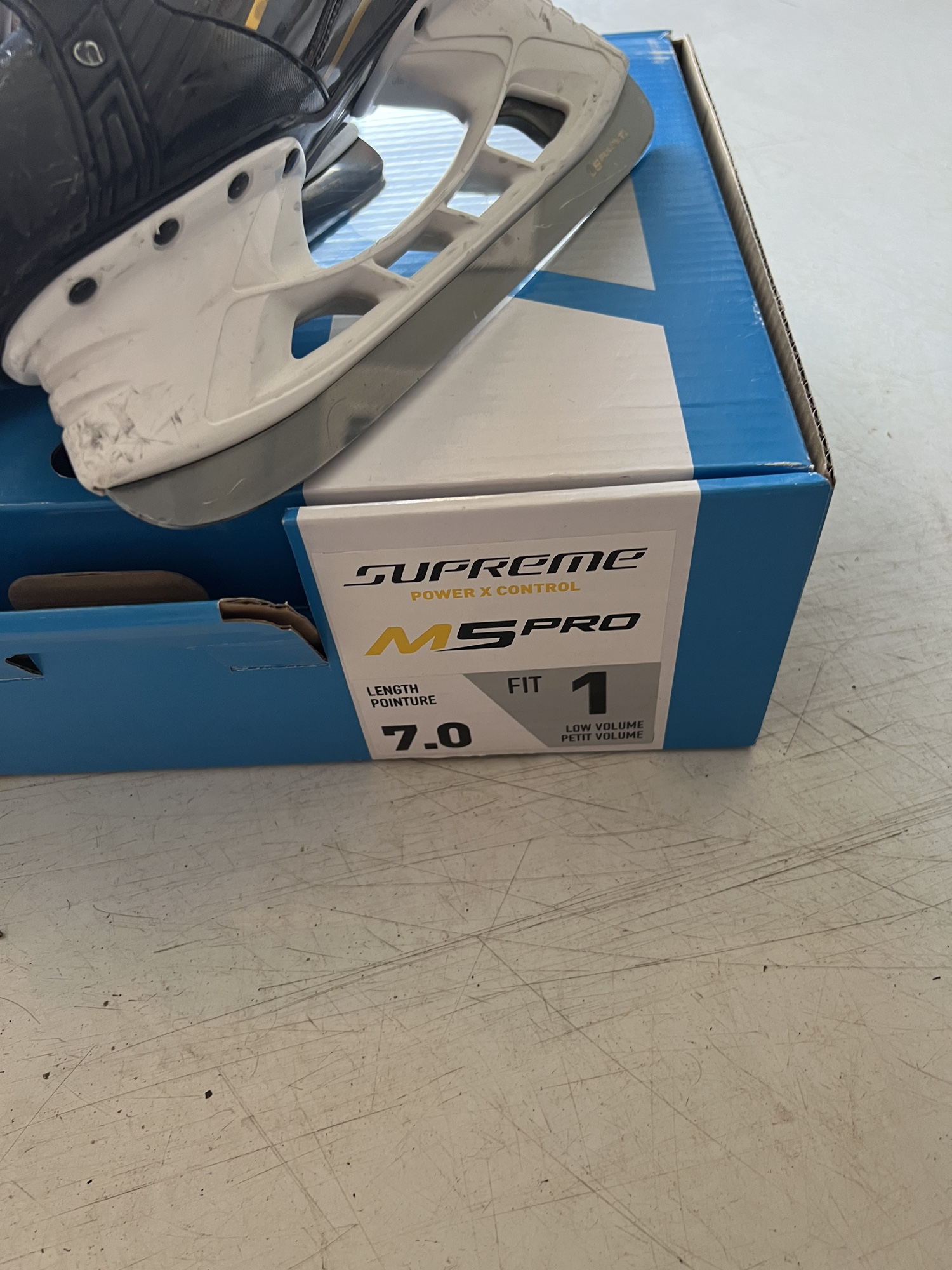 Bauer M5 Pro Hockey Skates Size 7 Fit 1 SidelineSwap