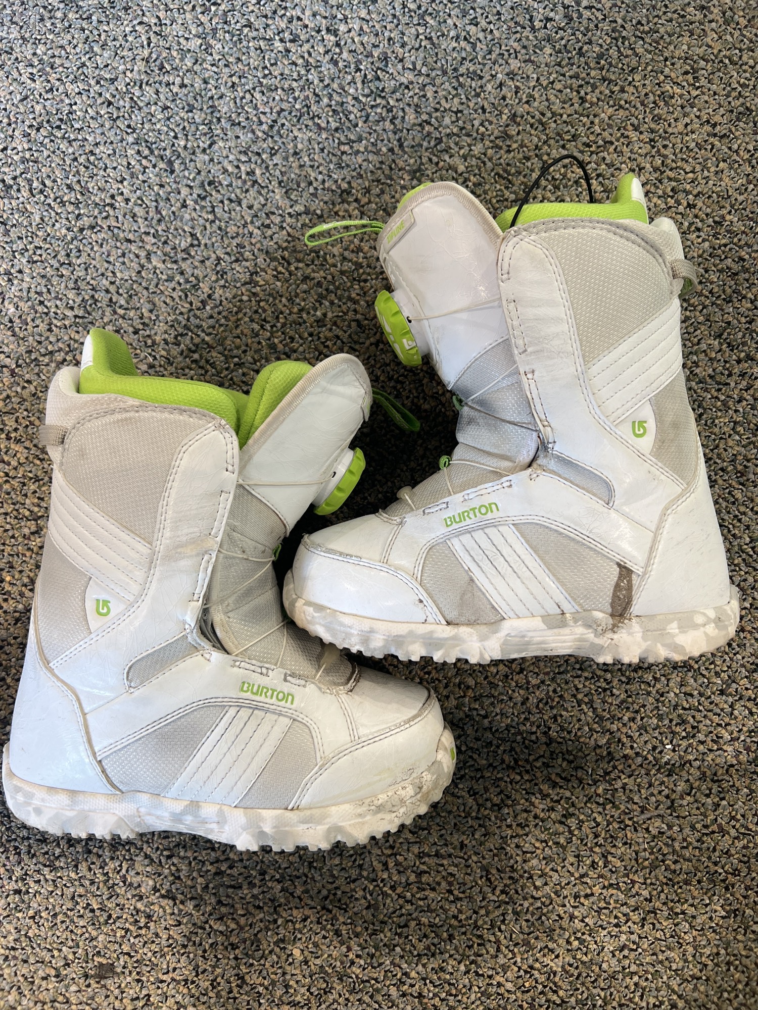 Used Youth 4.0 Burton Imprint 1 Snowboard Boots SidelineSwap