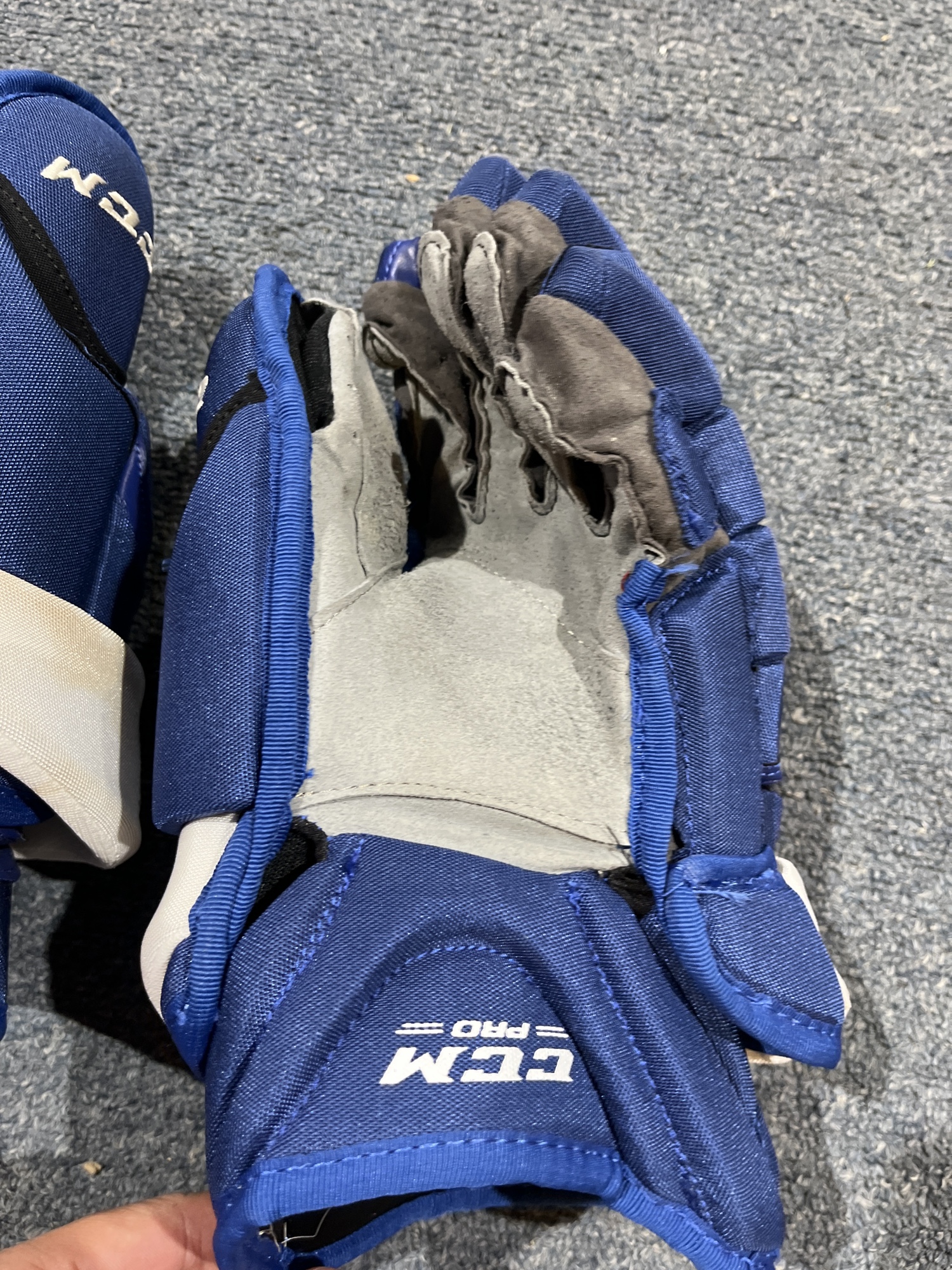Used Team Issued Toronto Maple Leafs HG12 Pro Stock Gloves 14” (stained