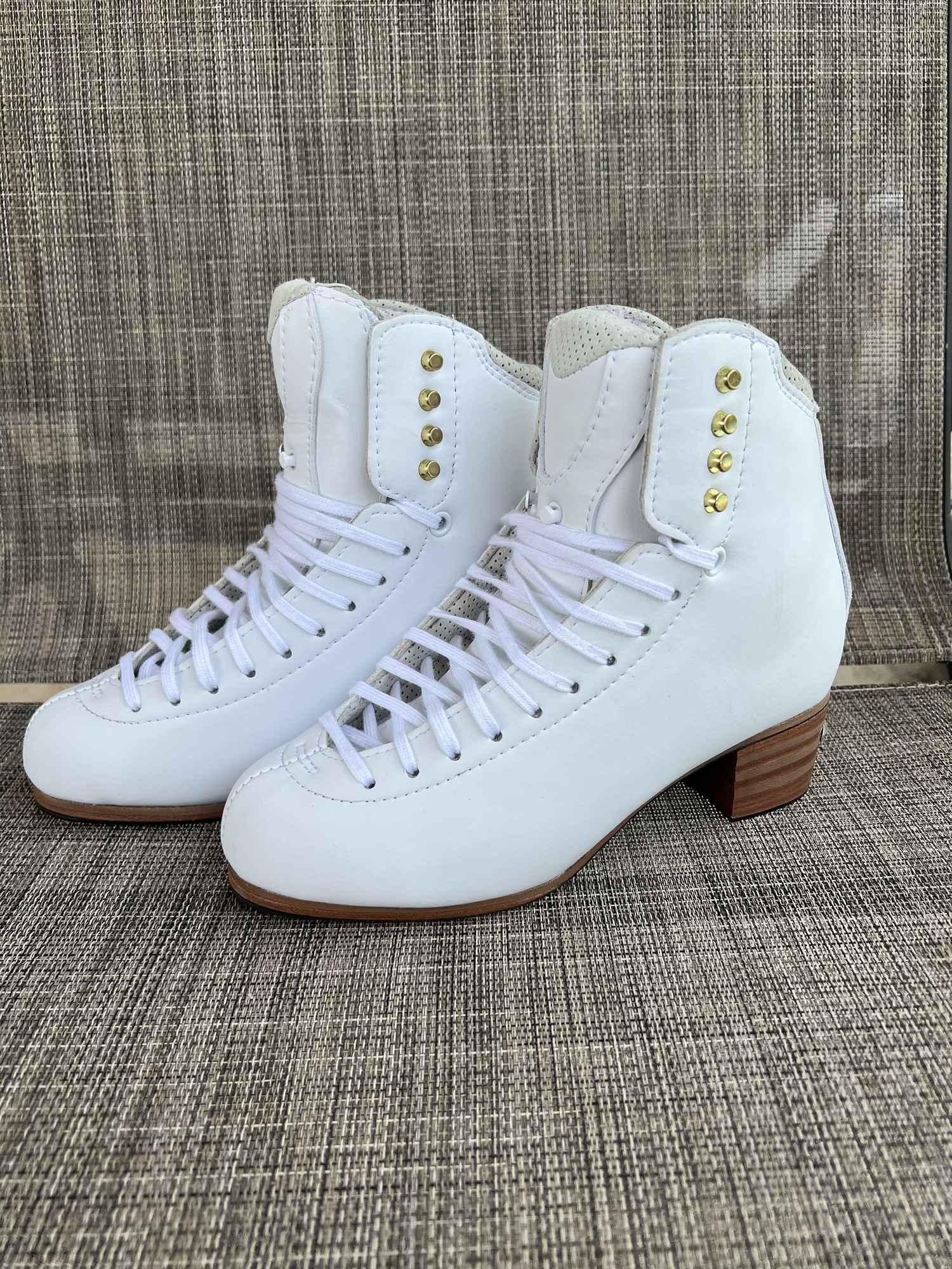 A05 New Jackson Ultima Elite DJ5200 Figure Skating Boots 6C SidelineSwap