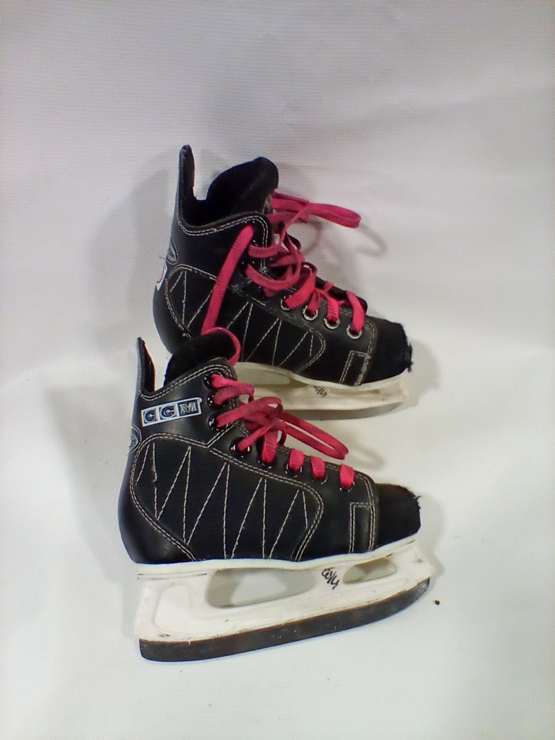 Used Ccm Powerline Youth 12.0 Ice Skates Ice Hockey Skates SidelineSwap