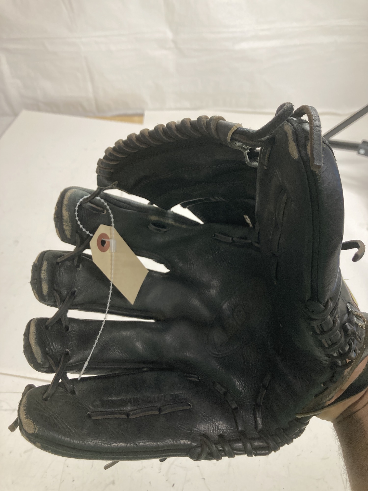 Used Wilson A2000 Left Hand Throw Pitcher Baseball Glove 11.75
