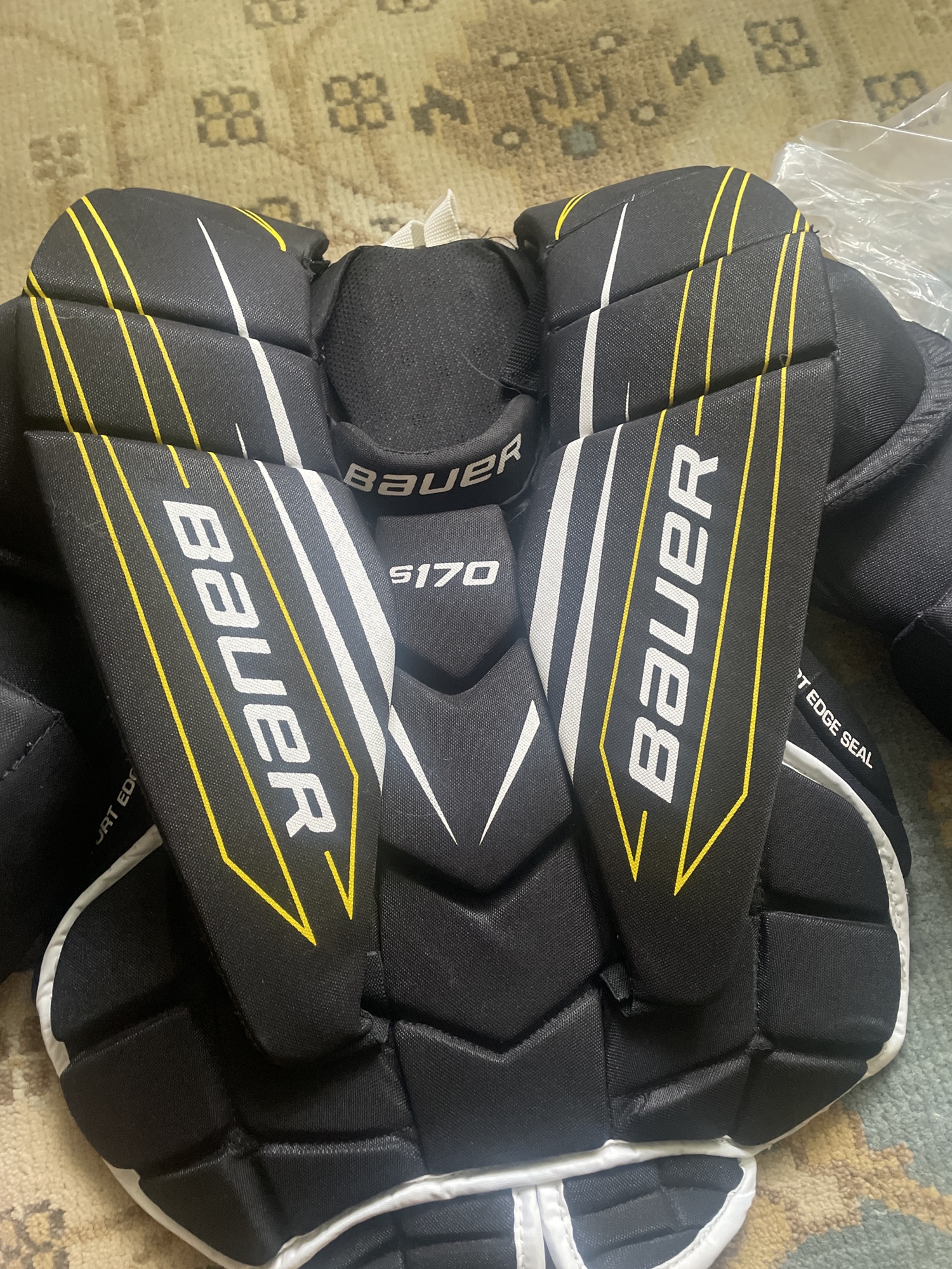 Used Medium Bauer Supreme S170 Goalie Chest Protector SidelineSwap