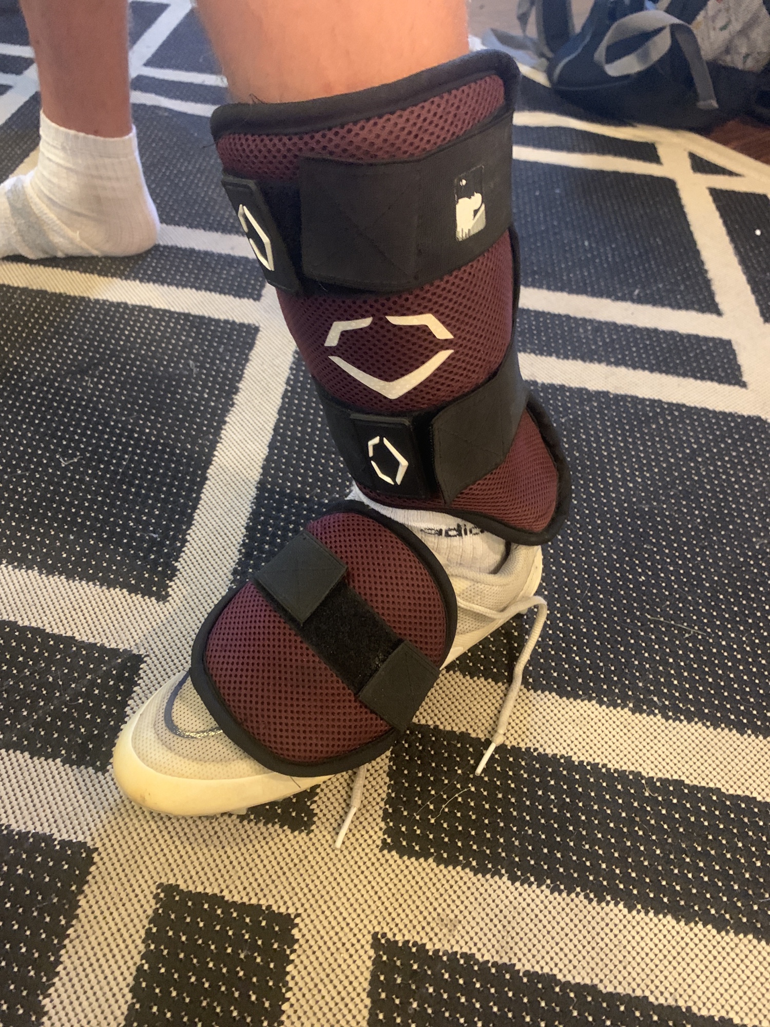 New Senior EvoShield Shin Guards Leg guard SidelineSwap