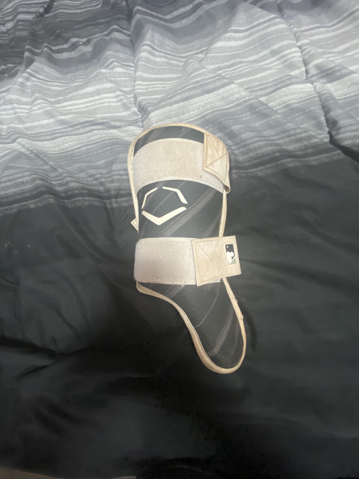 Gray Used Senior EvoShield Shin Guards Leg guard SidelineSwap