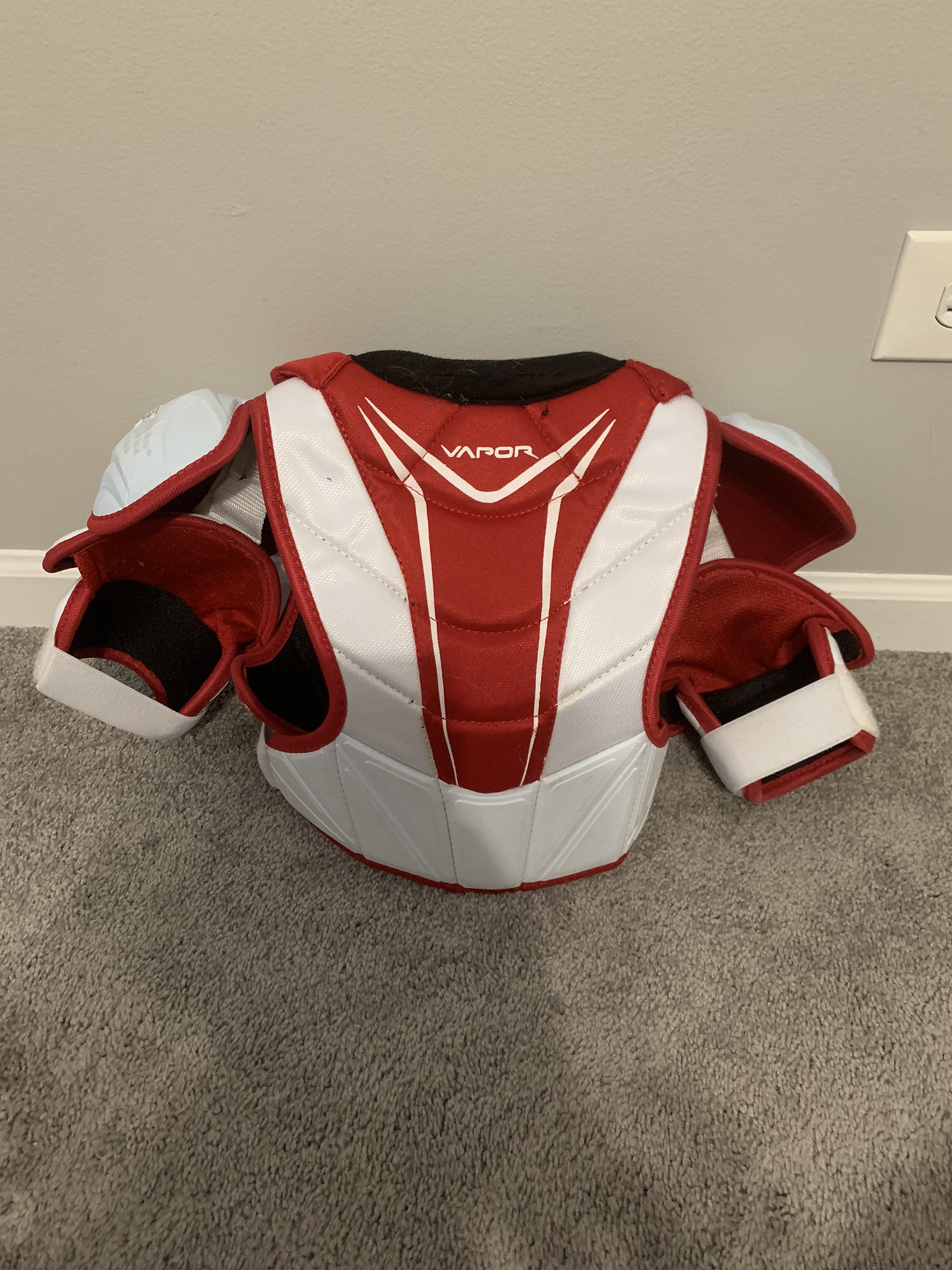 Used Small Bauer Vapor APX2 Shoulder Pads SidelineSwap