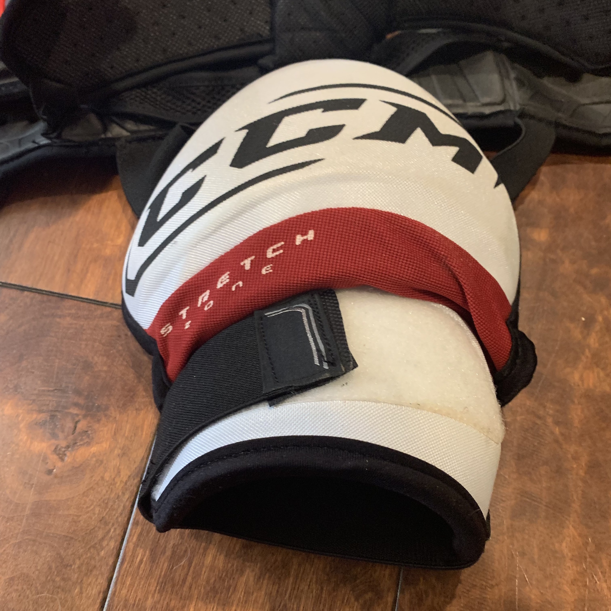 CCM U+ Crazy Light Shoulder Pads with Vector Caps Custom Frankenpads