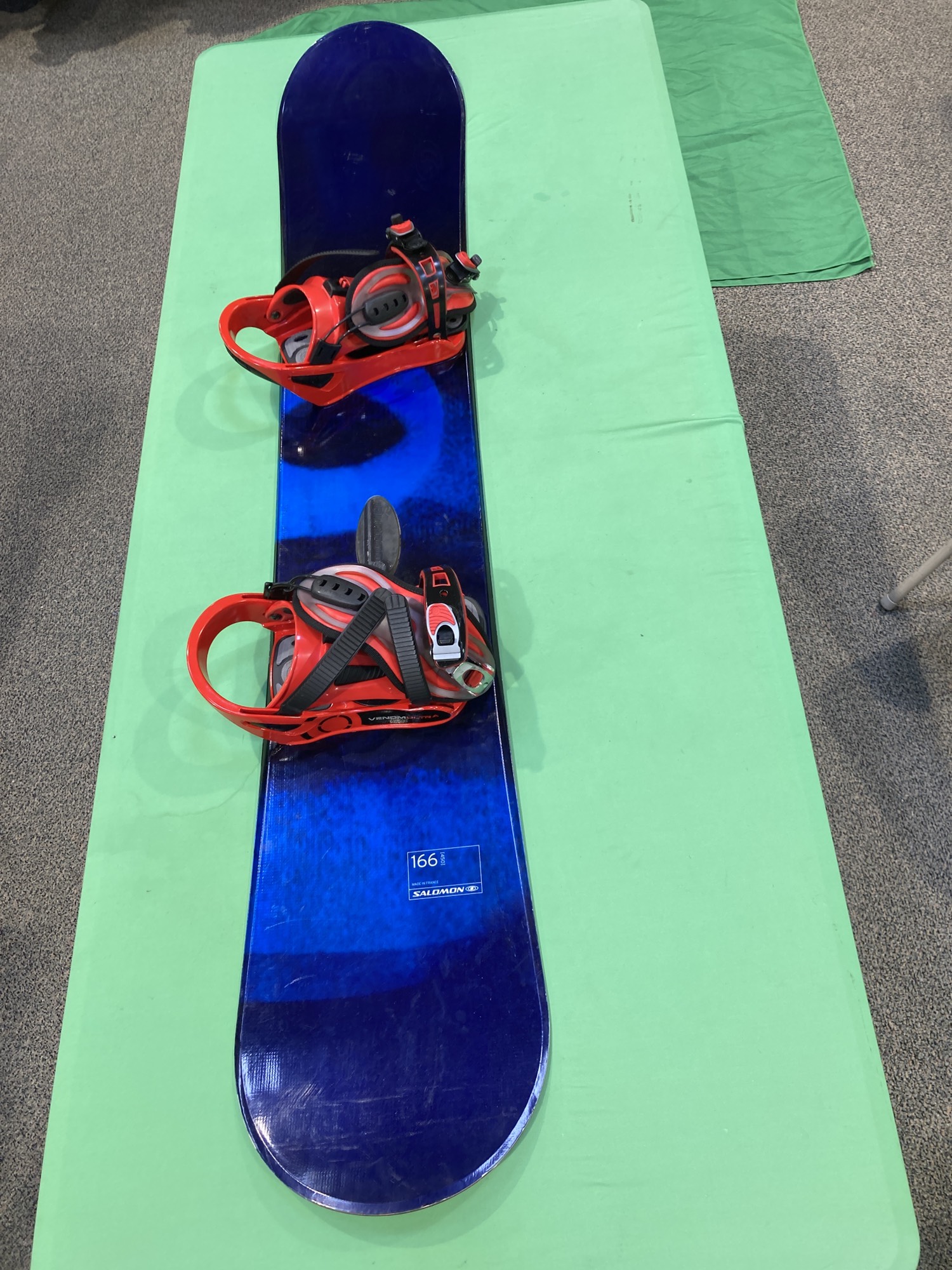 Used Men's 166cm Salomon Snowboard All Mountain Shape SidelineSwap