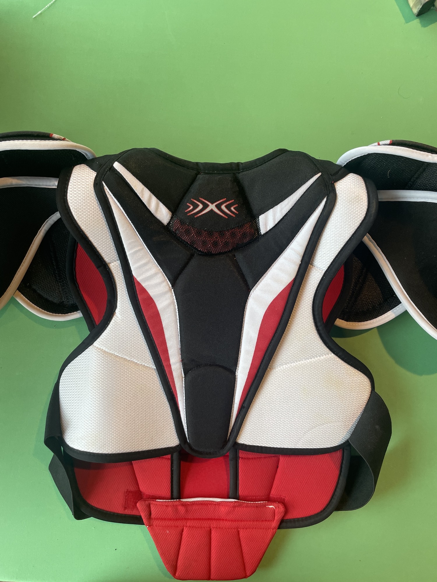 Senior Used Medium Bauer Vapor X30 Shoulder Pads SidelineSwap