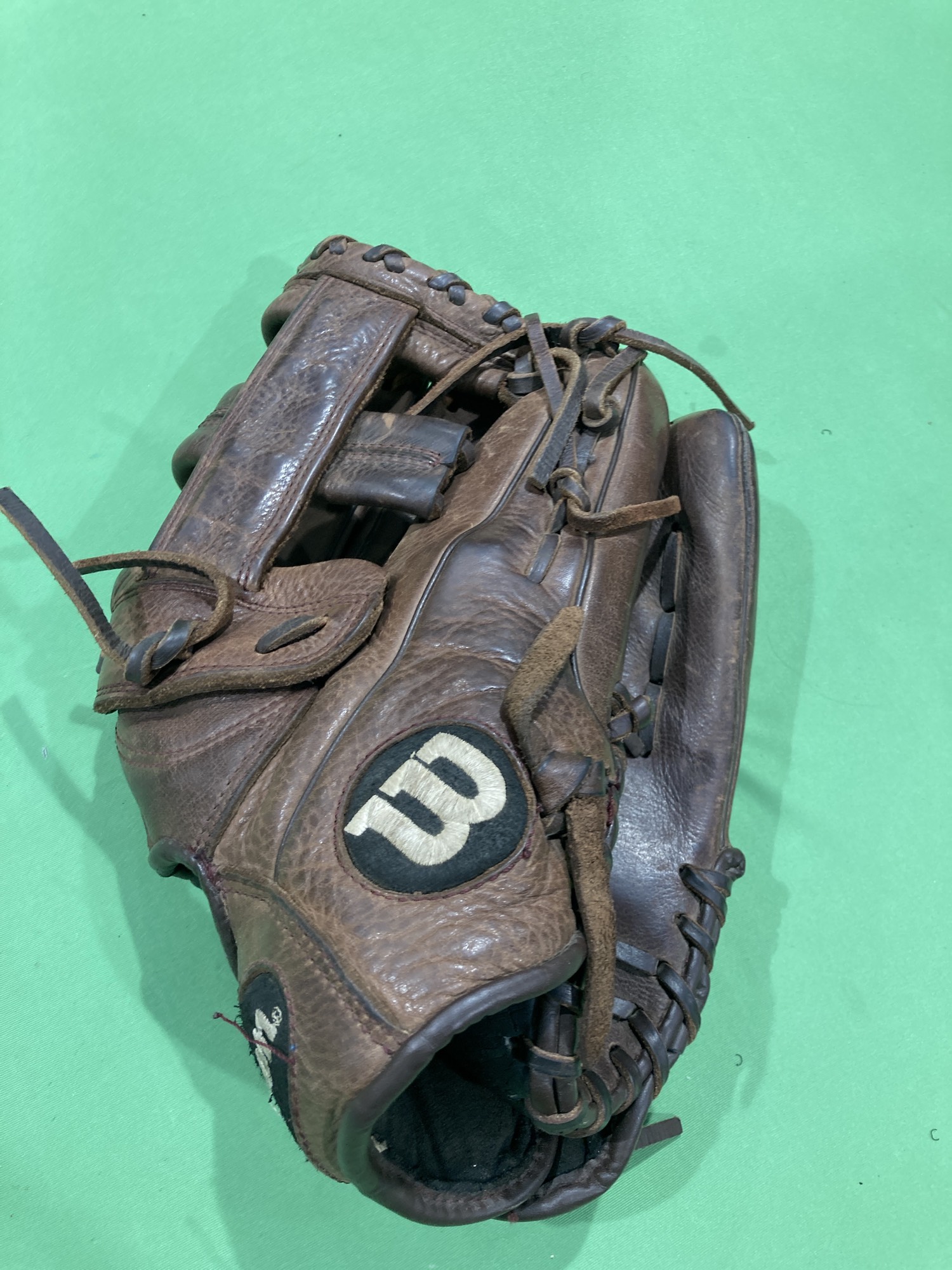 Used Wilson A950 Right Hand Throw Outfield Baseball Glove 13" SidelineSwap