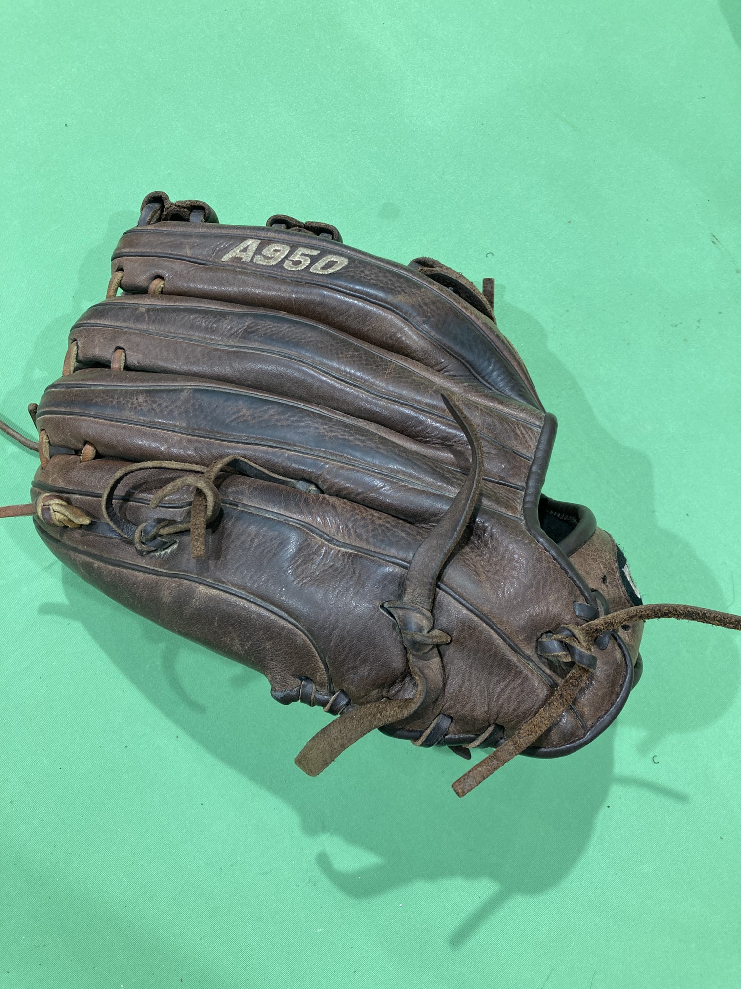 Used Wilson A950 Right Hand Throw Outfield Baseball Glove 13" SidelineSwap