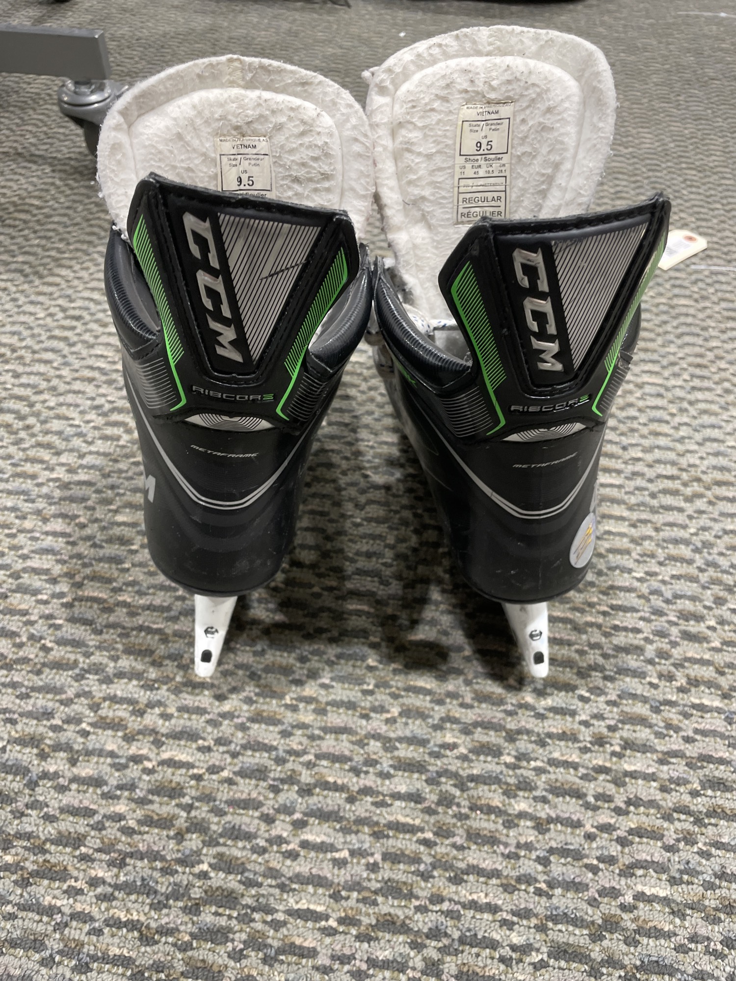 Senior Used CCM RibCor 88K Hockey Skates D&R (Regular) 9.5 SidelineSwap