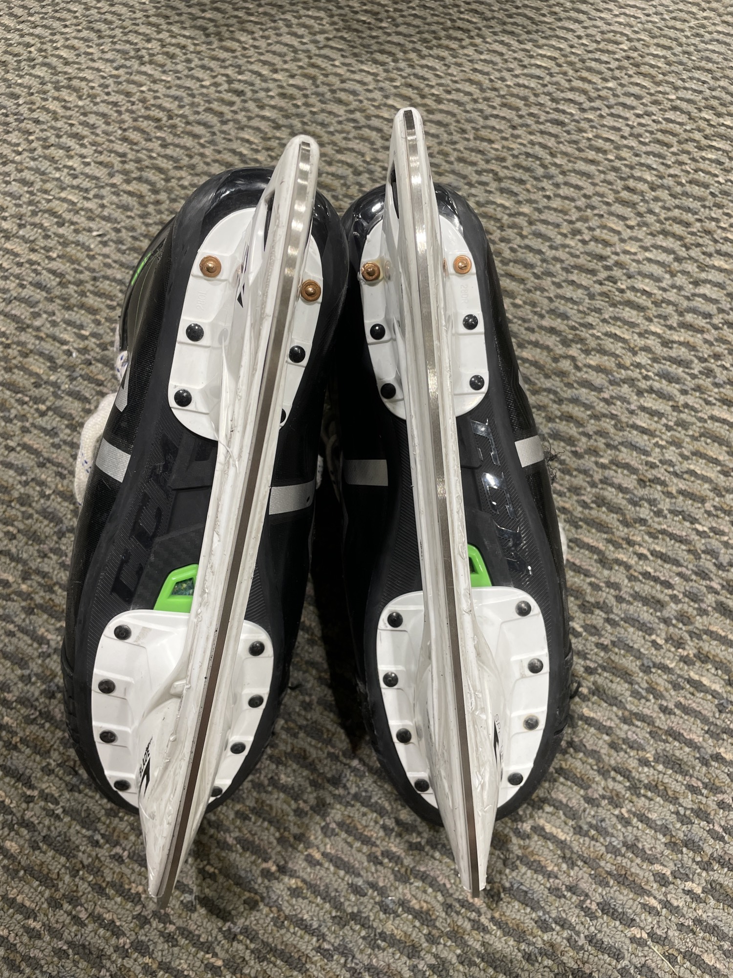 Senior Used CCM RibCor 88K Hockey Skates D&R (Regular) 9.5 SidelineSwap