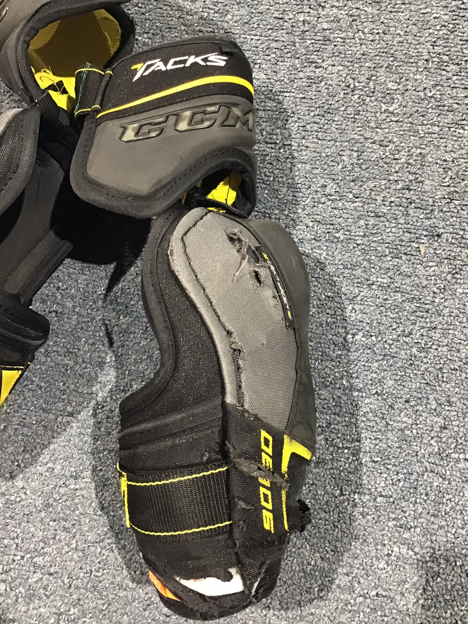 Used CCM Tacks 9080 Pro Stock Elbow Pads Large SidelineSwap