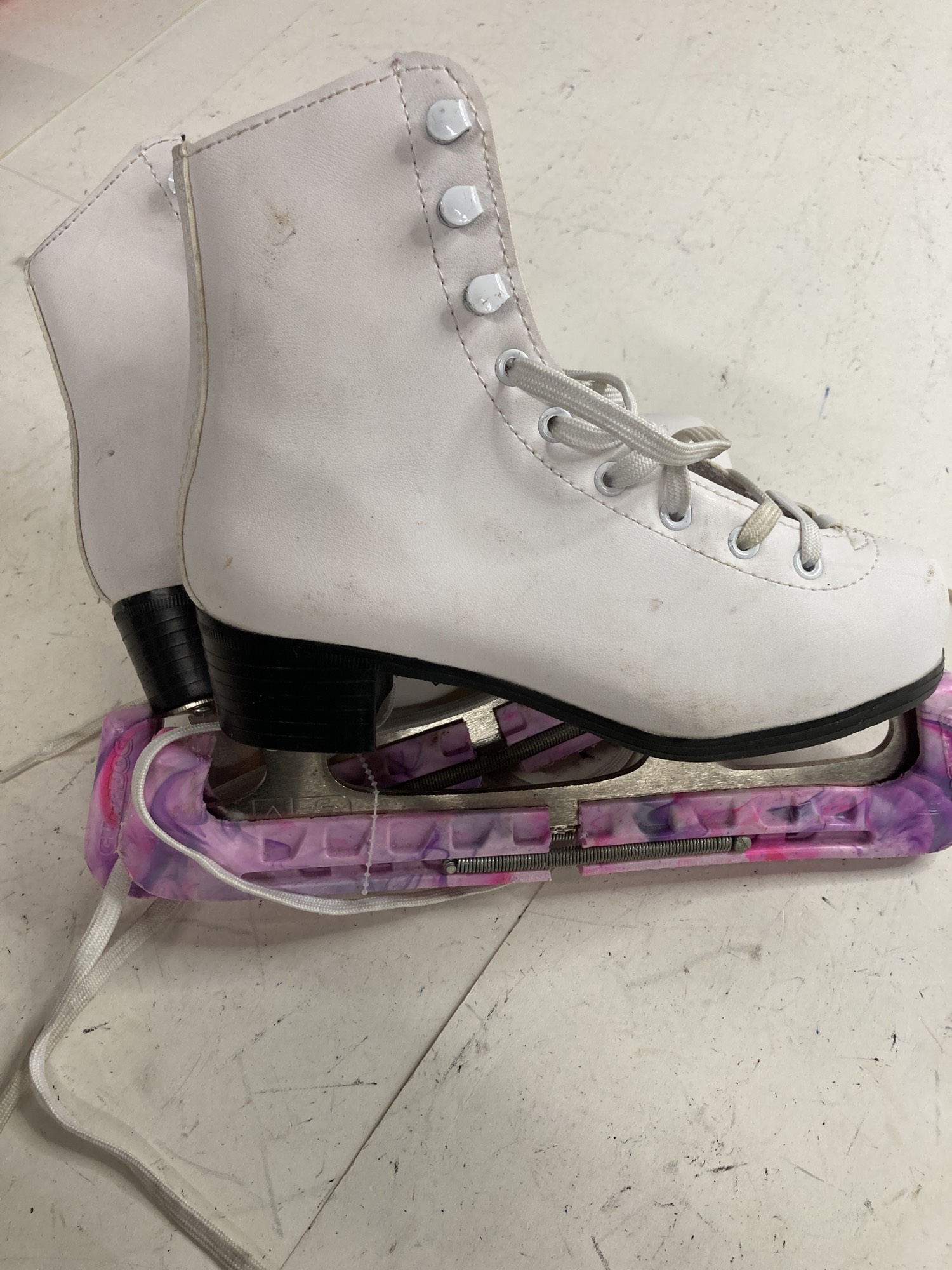 Used American Figure Skates 3.0 SidelineSwap