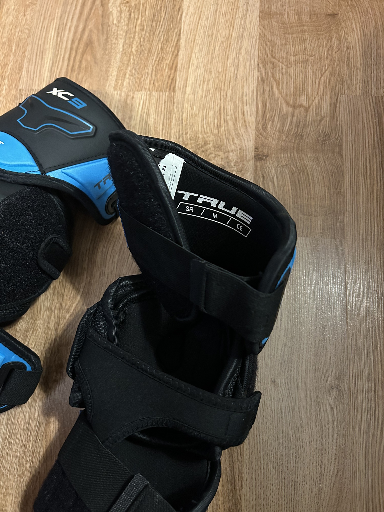 New Senior Medium True Xc9 Elbow Pads SidelineSwap