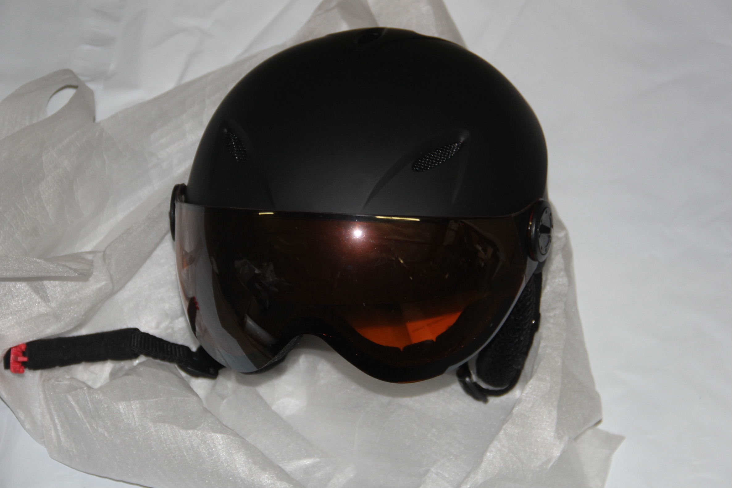 New Snowboard Helmet with Integrated Goggles Shield Ski Snow Helmets