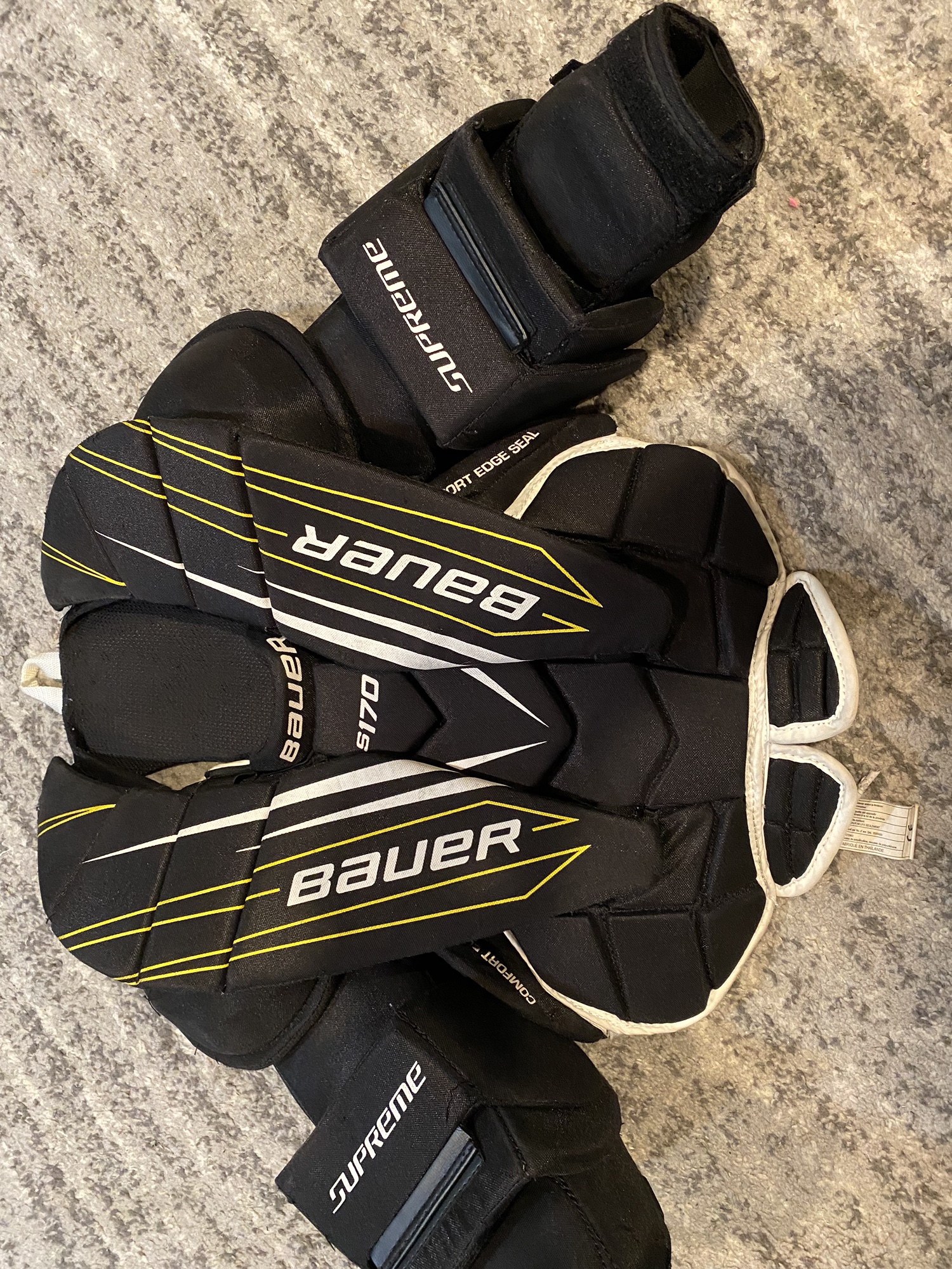 Medium Bauer Supreme S170 Goalie Chest Protector SidelineSwap