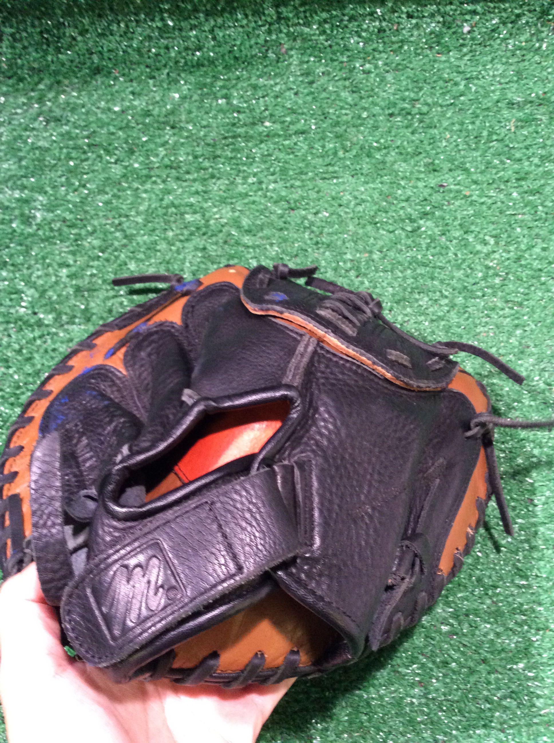 Macgregor 29" Catcher's Mitt (RHT) SidelineSwap