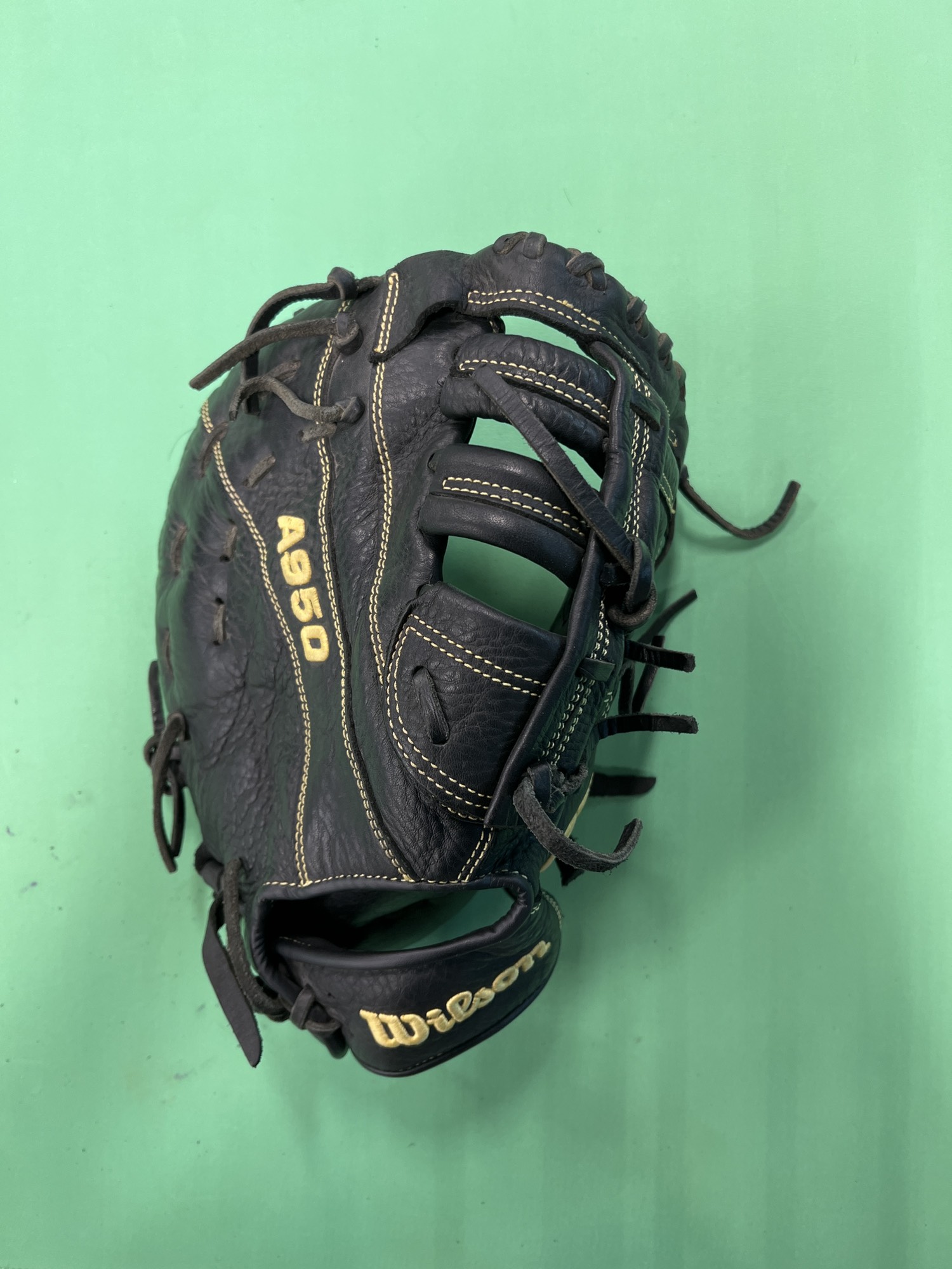 Used Wilson A950 Right Hand Throw First Base Baseball Glove 12
