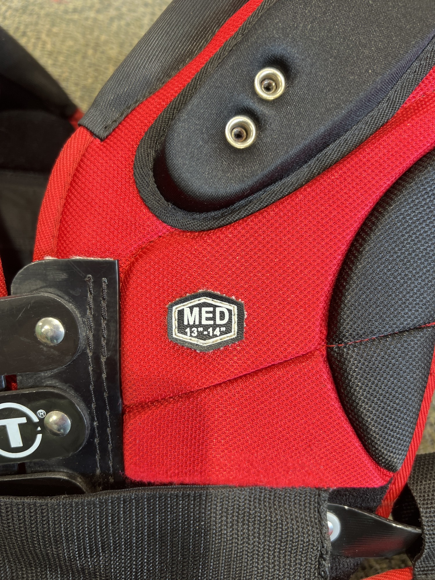 TAG Alt 2 Youth Medium Shoulder Pads SidelineSwap