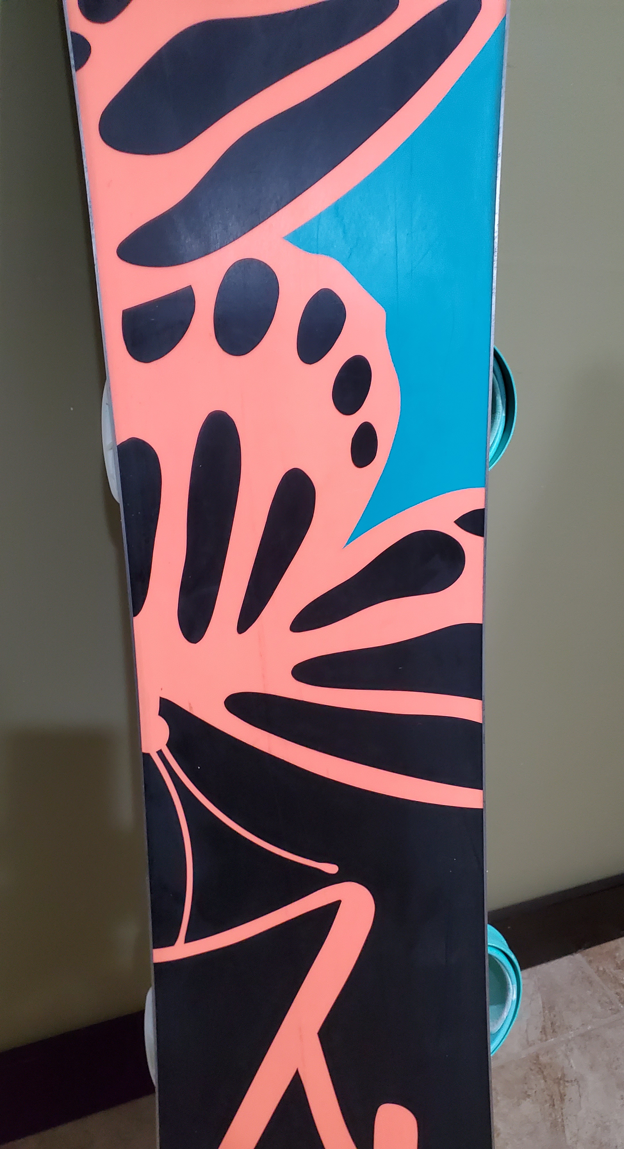 Used Women's K2 Kandi Snowboard Freestyle With Bindings Directional