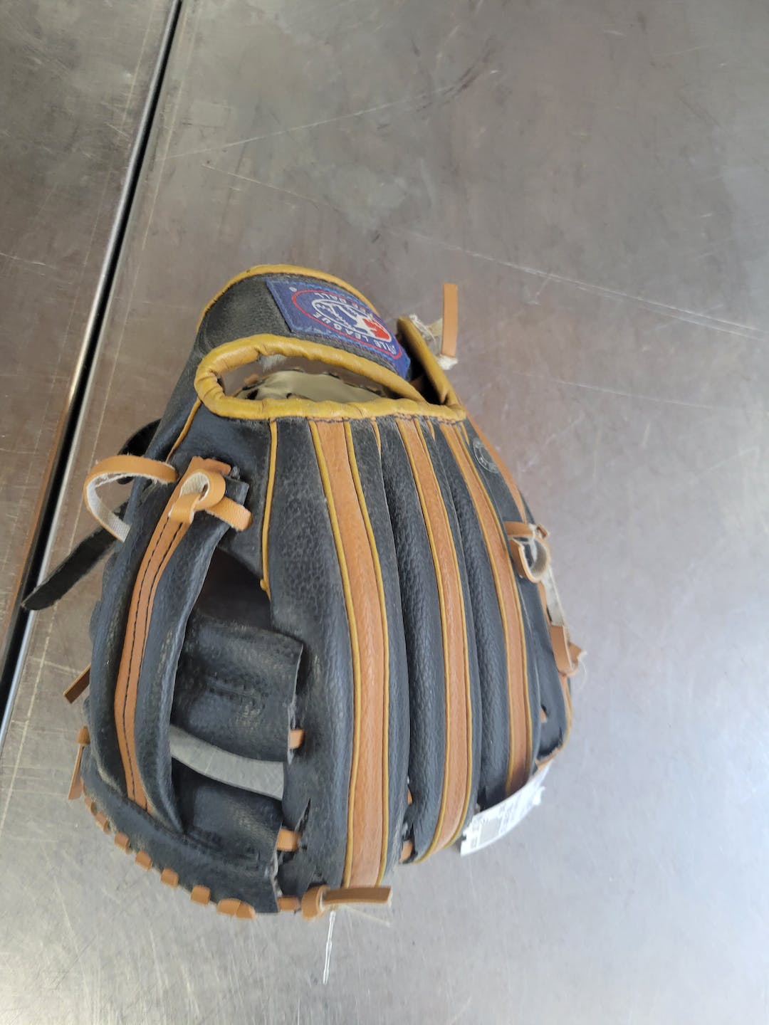 Used Little League Tee Ball 9 1 2" Fielders Gloves SidelineSwap