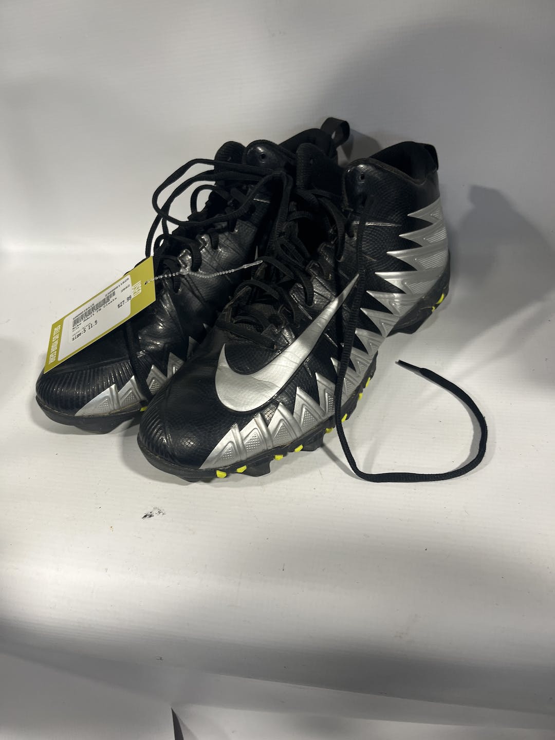 Used Nike Senior 11.5 Football Cleats SidelineSwap