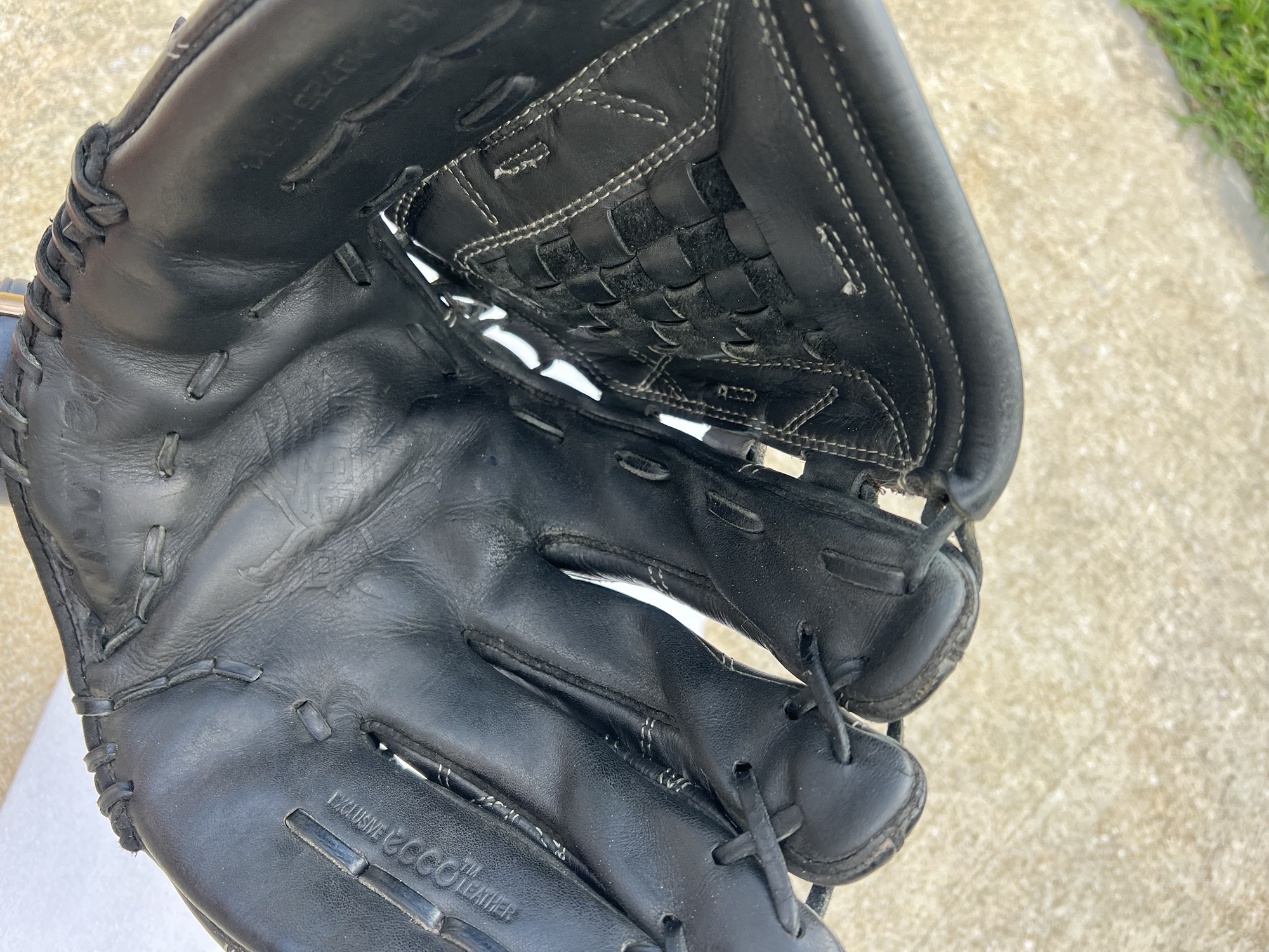 14” Demarini Diablo Softball Glove RHT SidelineSwap