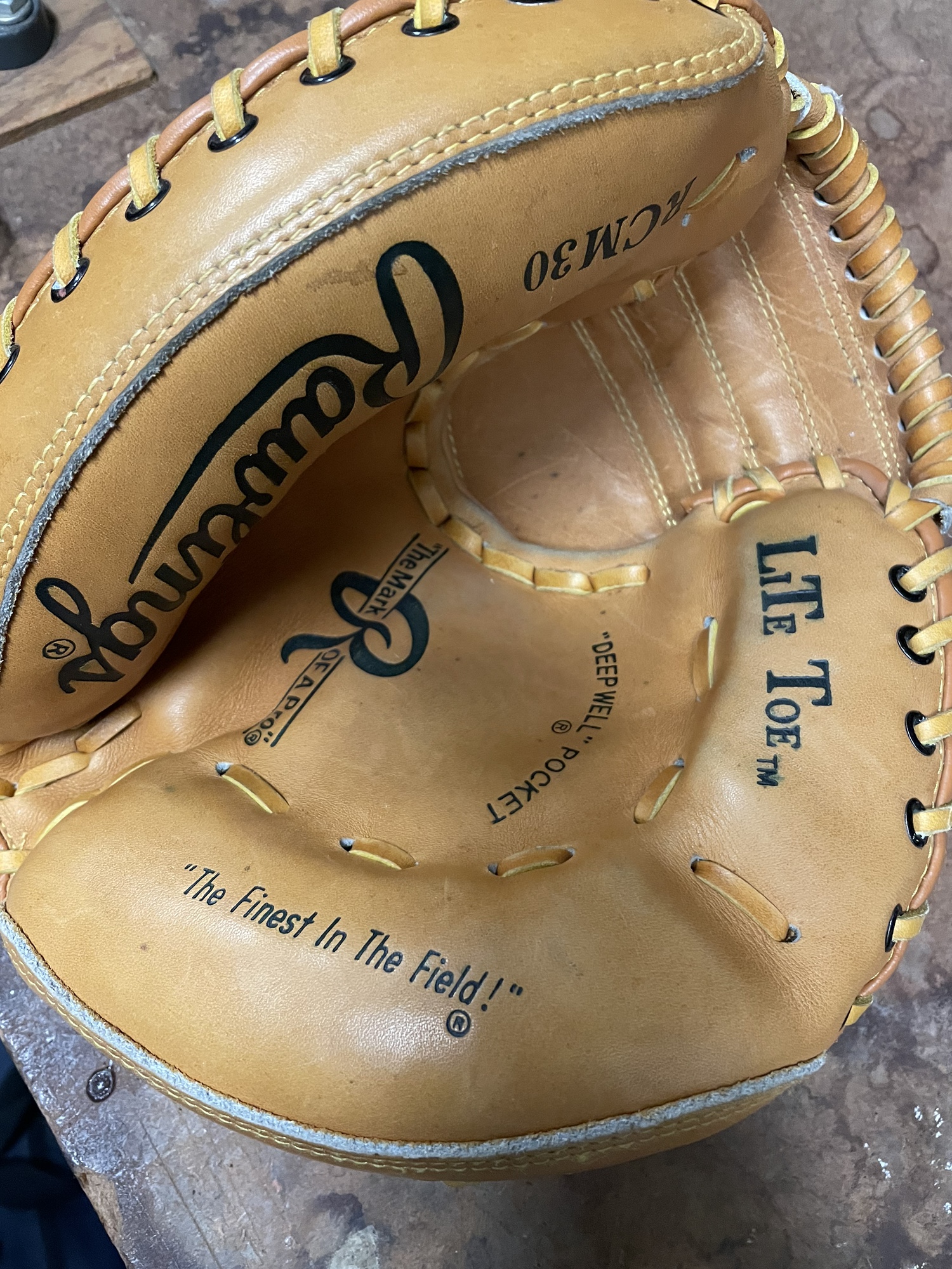 Rawlings Catcher's RCM30 Glove SidelineSwap
