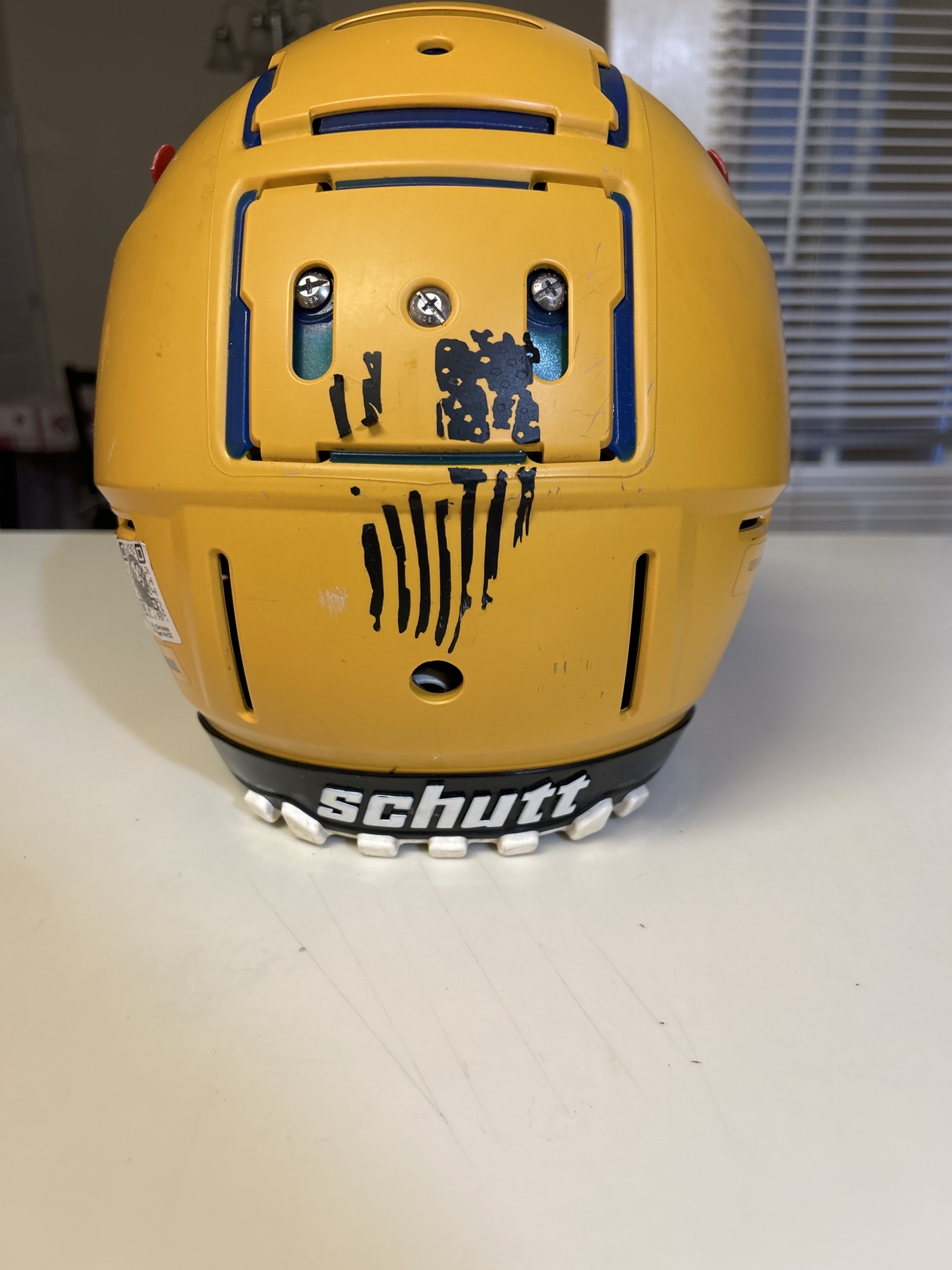 Used Small Schutt F7 Helmet SidelineSwap