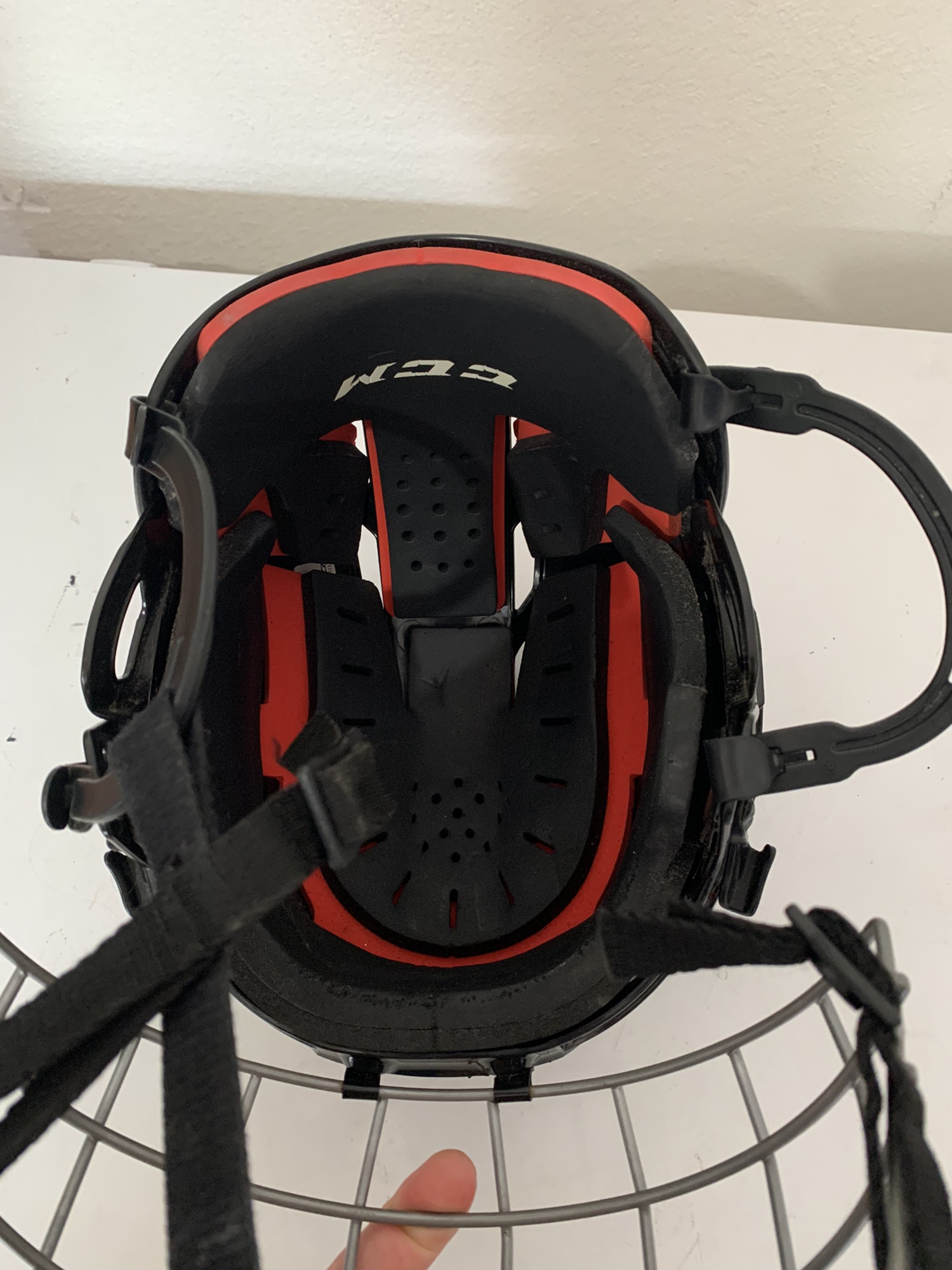 Used Medium CCM Helmet SidelineSwap