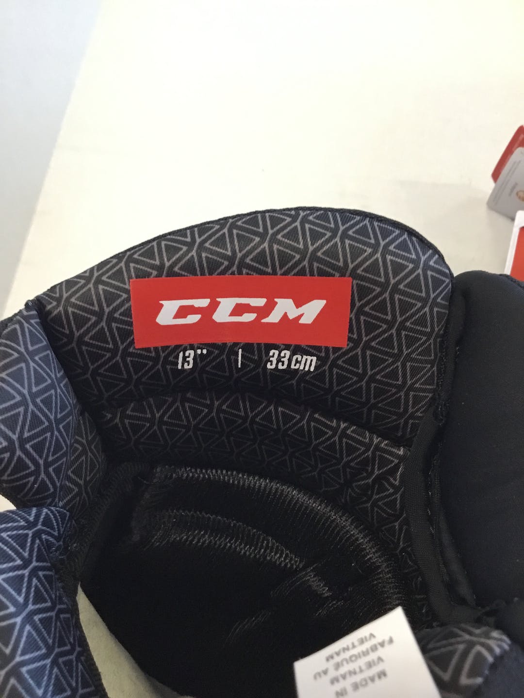 Used Ccm Tacks 9060 13" Hockey Gloves SidelineSwap