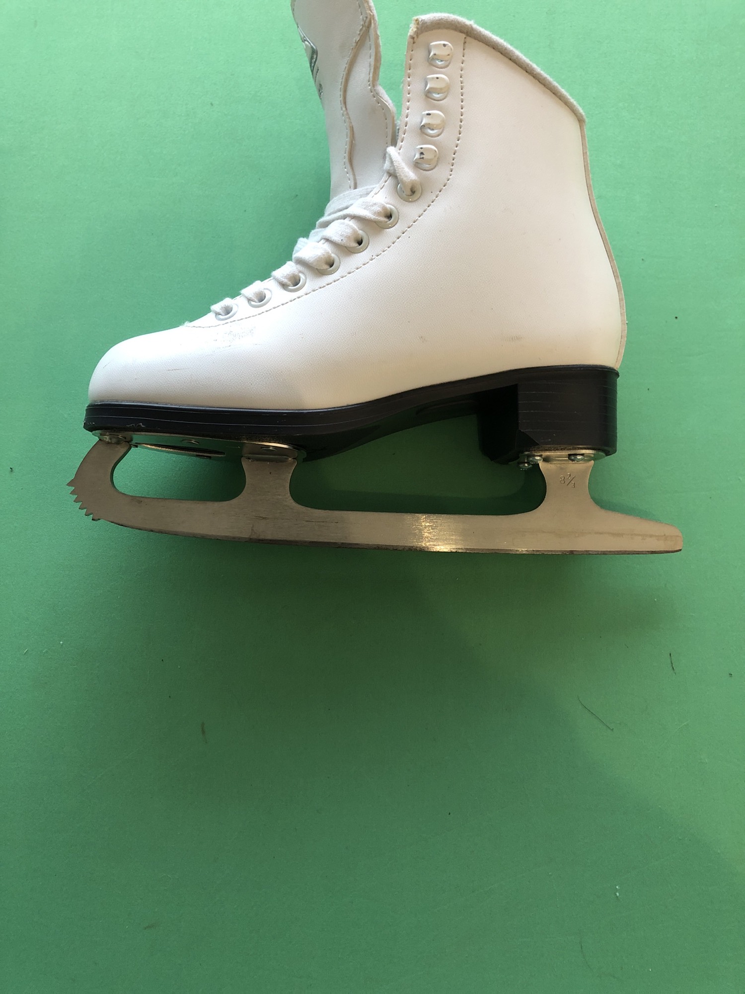 Used Jackson Glacier 350 Figure Skates Size 3.0 SidelineSwap
