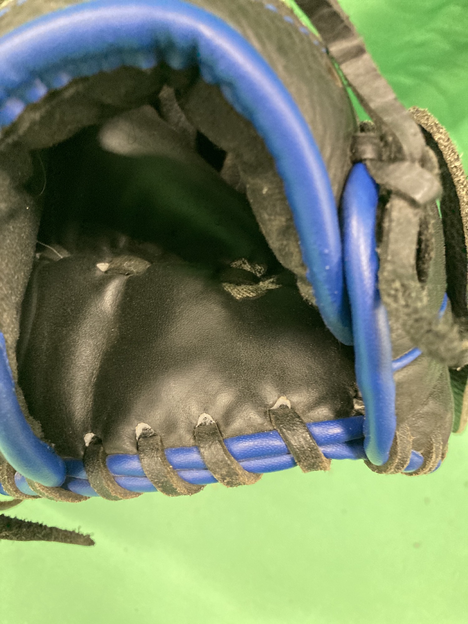 Used Wilson A950 Left Hand Throw Outfield Baseball Glove 12.5" SidelineSwap