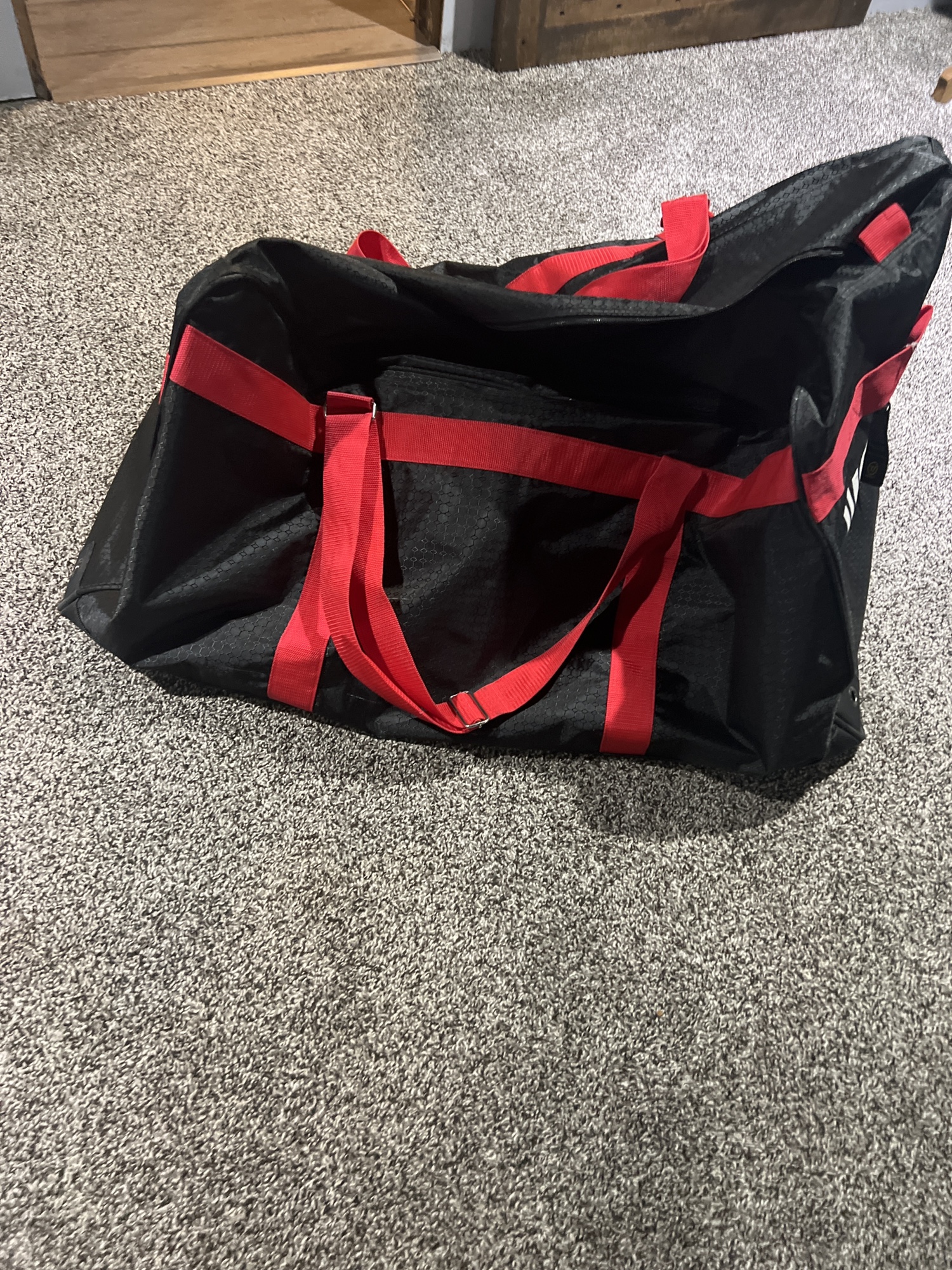 WARRIOR SENIOR SZ HOCKEY BAG SidelineSwap