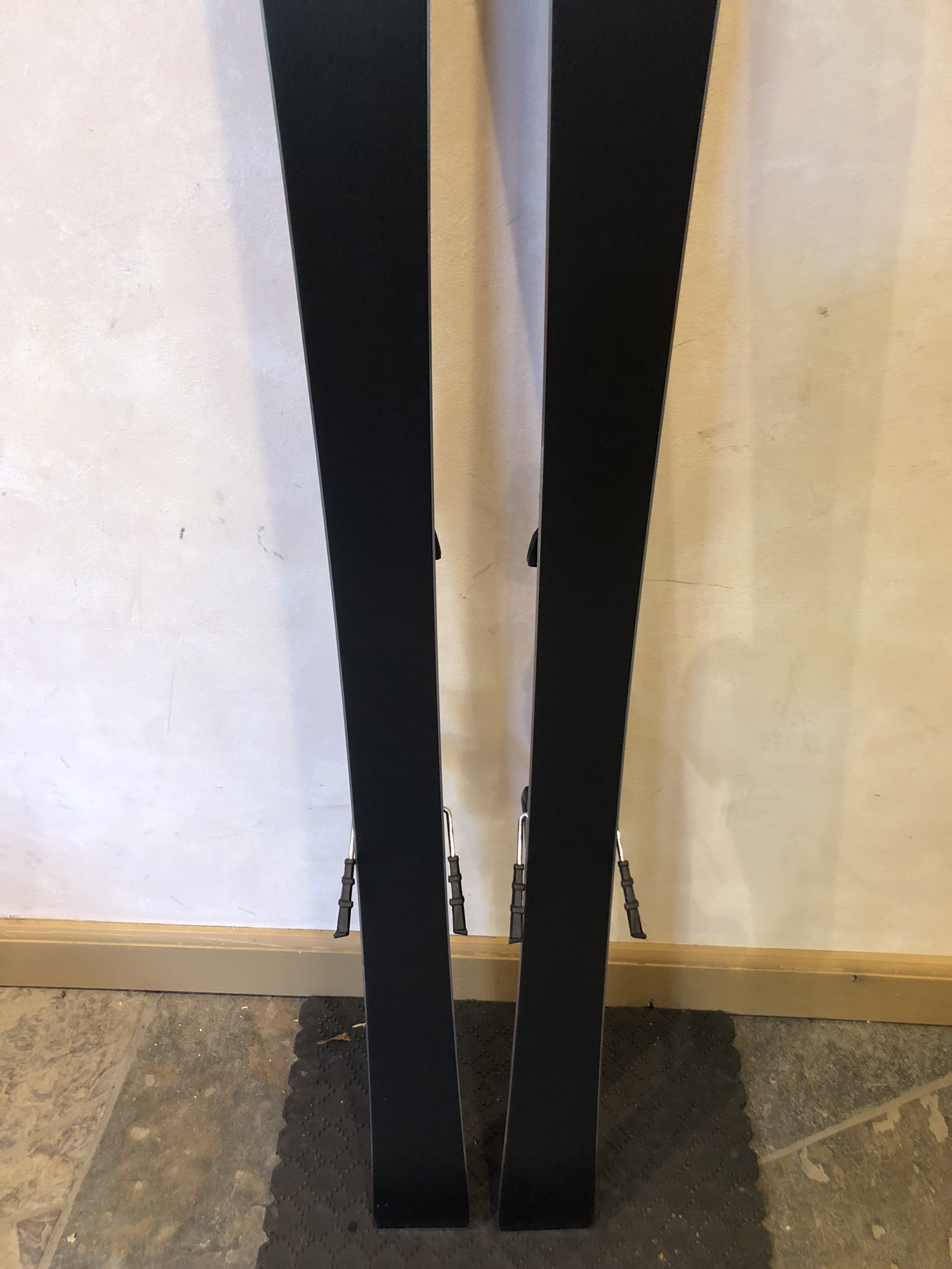 2023 Head Supershape Erally Skis With Integrated Bindings 170cm