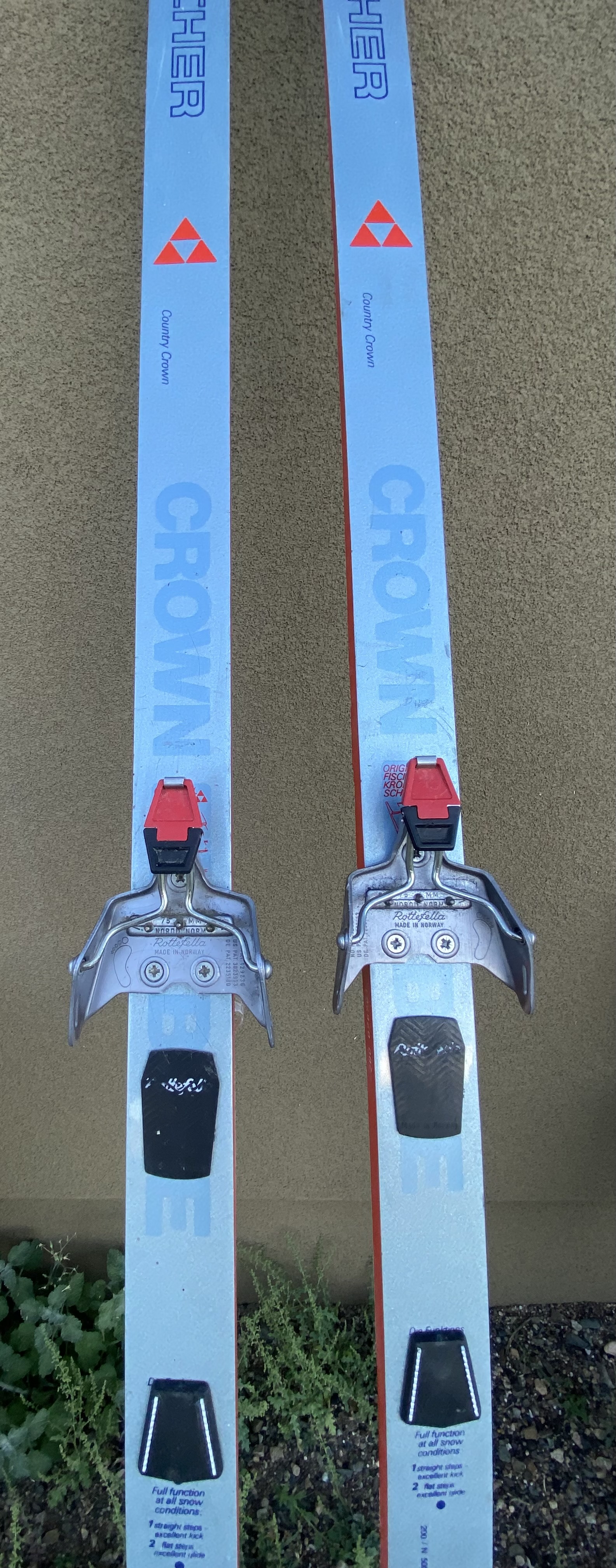 Used Unisex Fischer Crown country Cross Country Skis With Bindings SidelineSwap