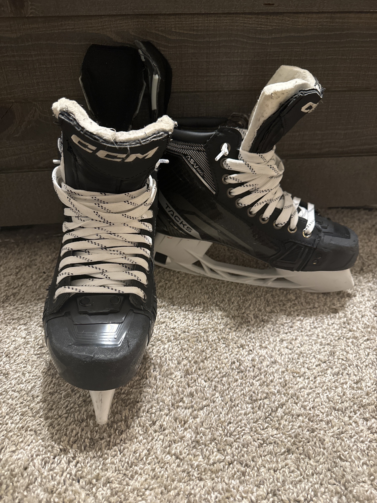 Senior Used CCM Tacks ASV Pro Hockey Skates Regular Width Pro Stock Size 7 SidelineSwap