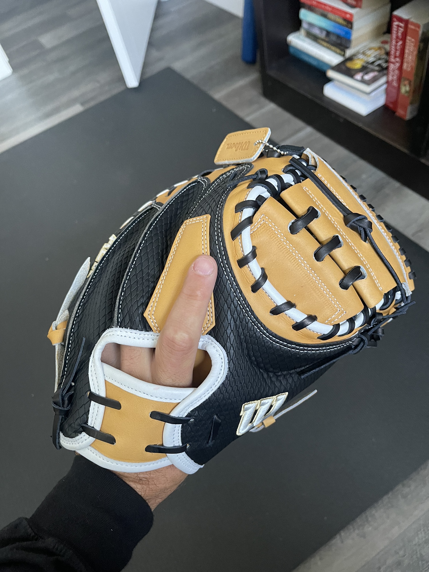 2023 Wilson A2K 33.5 Catchers Mitt SidelineSwap