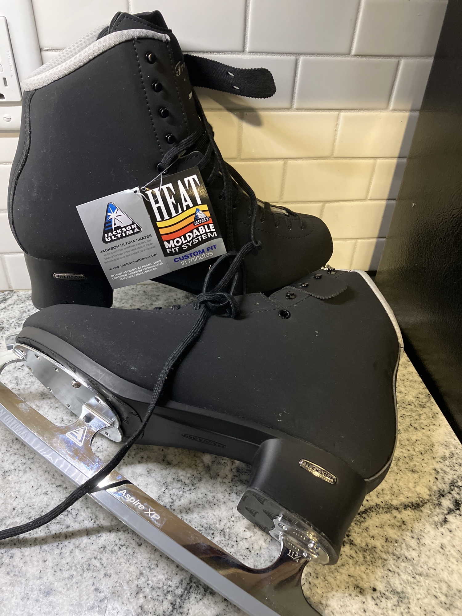 New Jackson Ultima Size 12 Figure Skates SidelineSwap