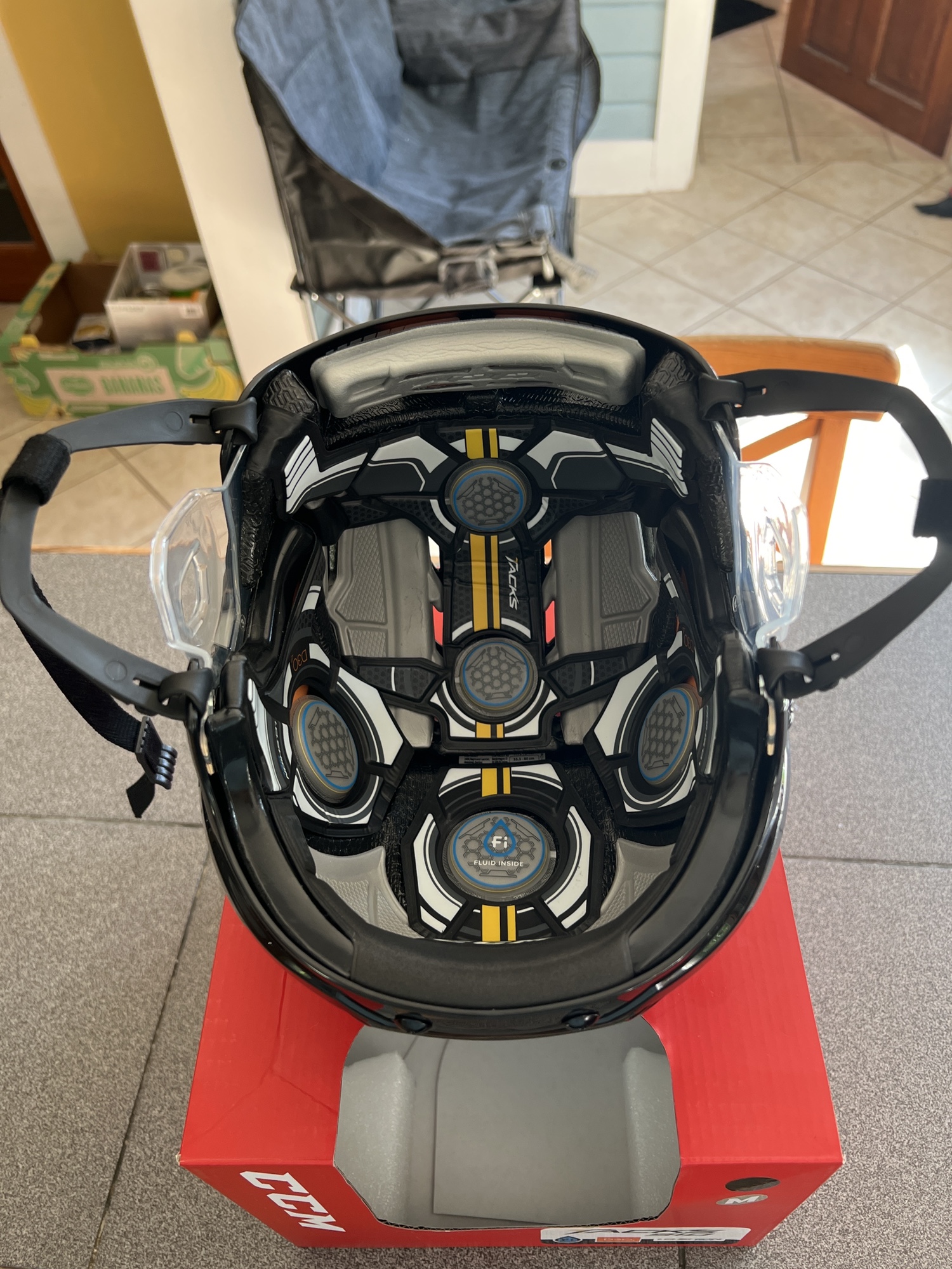 New Medium CCM Pro Stock Tacks 910 Helmet SidelineSwap