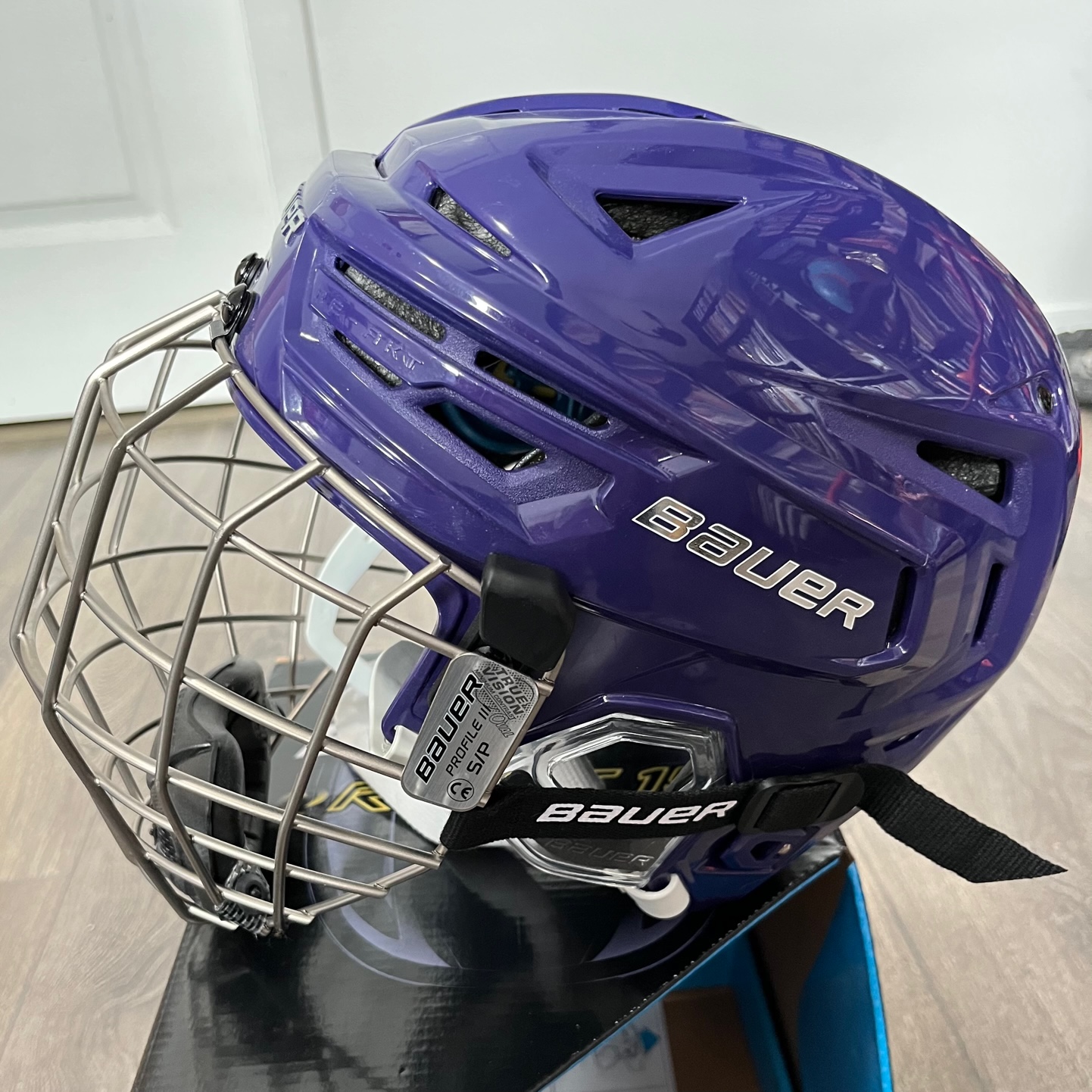 New Small Bauer ReAkt 150 Helmet WITH CAGE PURPLE SidelineSwap