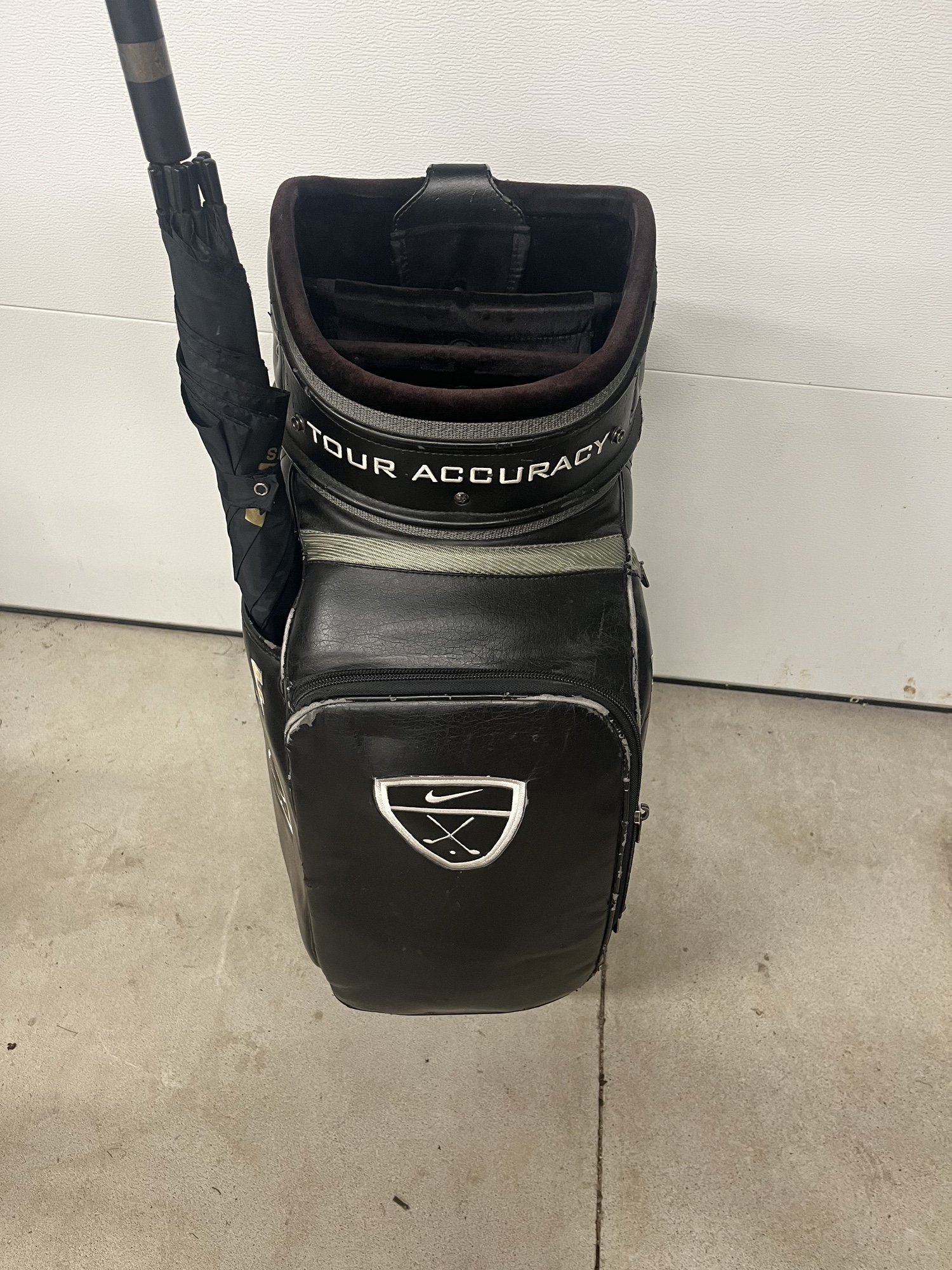 nike tour accuracy golf bag